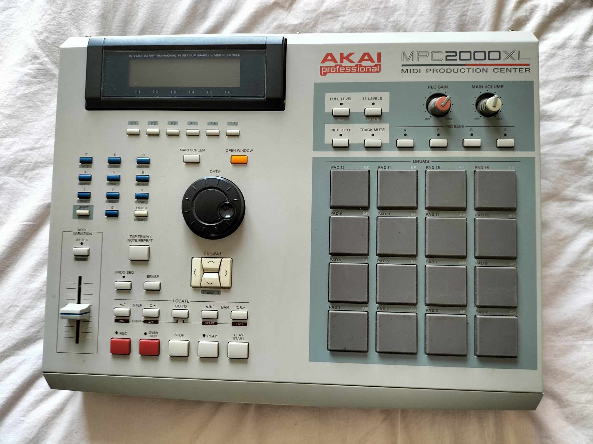 MPC2000XL ZIP - Akai Professional MPC2000XL ZIP - Audiofanzine