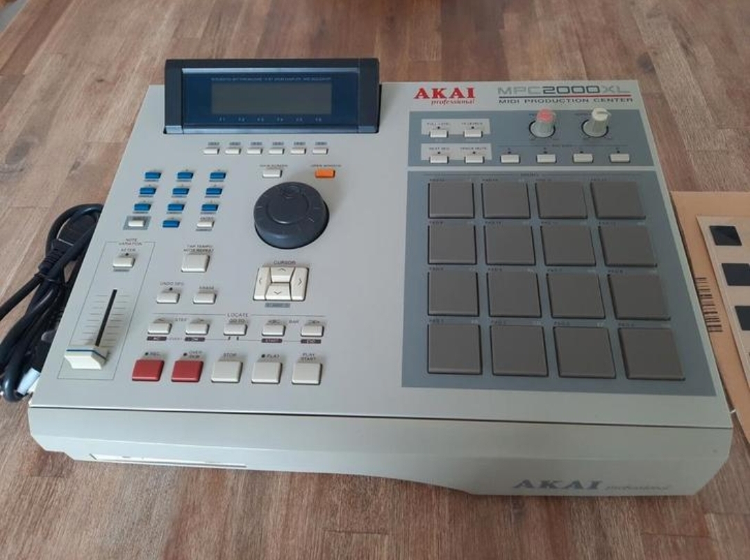MPC2000XL ZIP - Akai Professional MPC2000XL ZIP - Audiofanzine