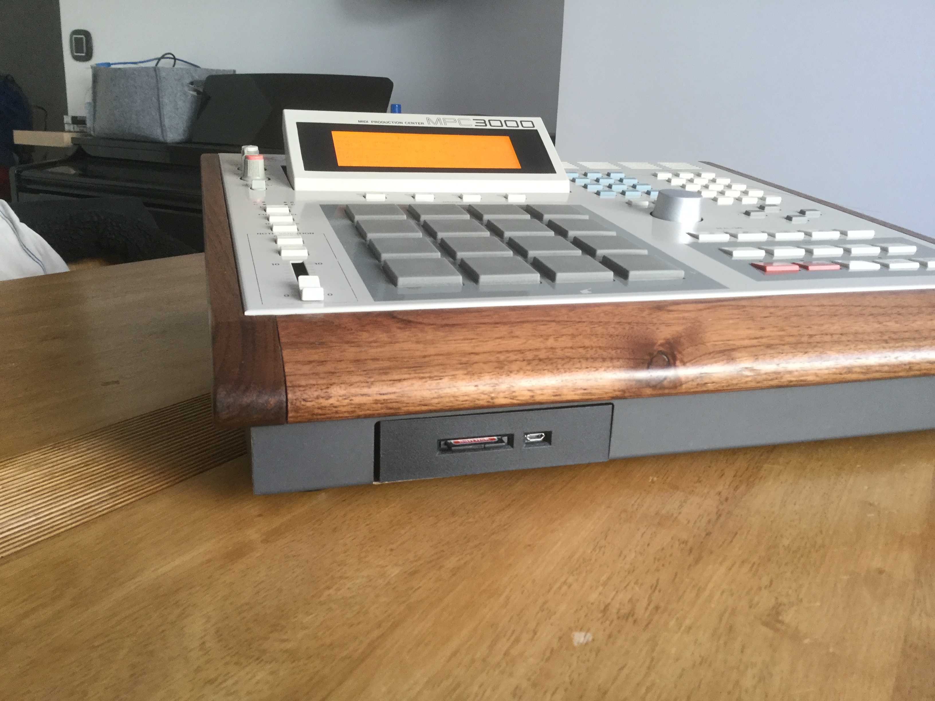 MPC3000 Akai Professional MPC3000 Audiofanzine