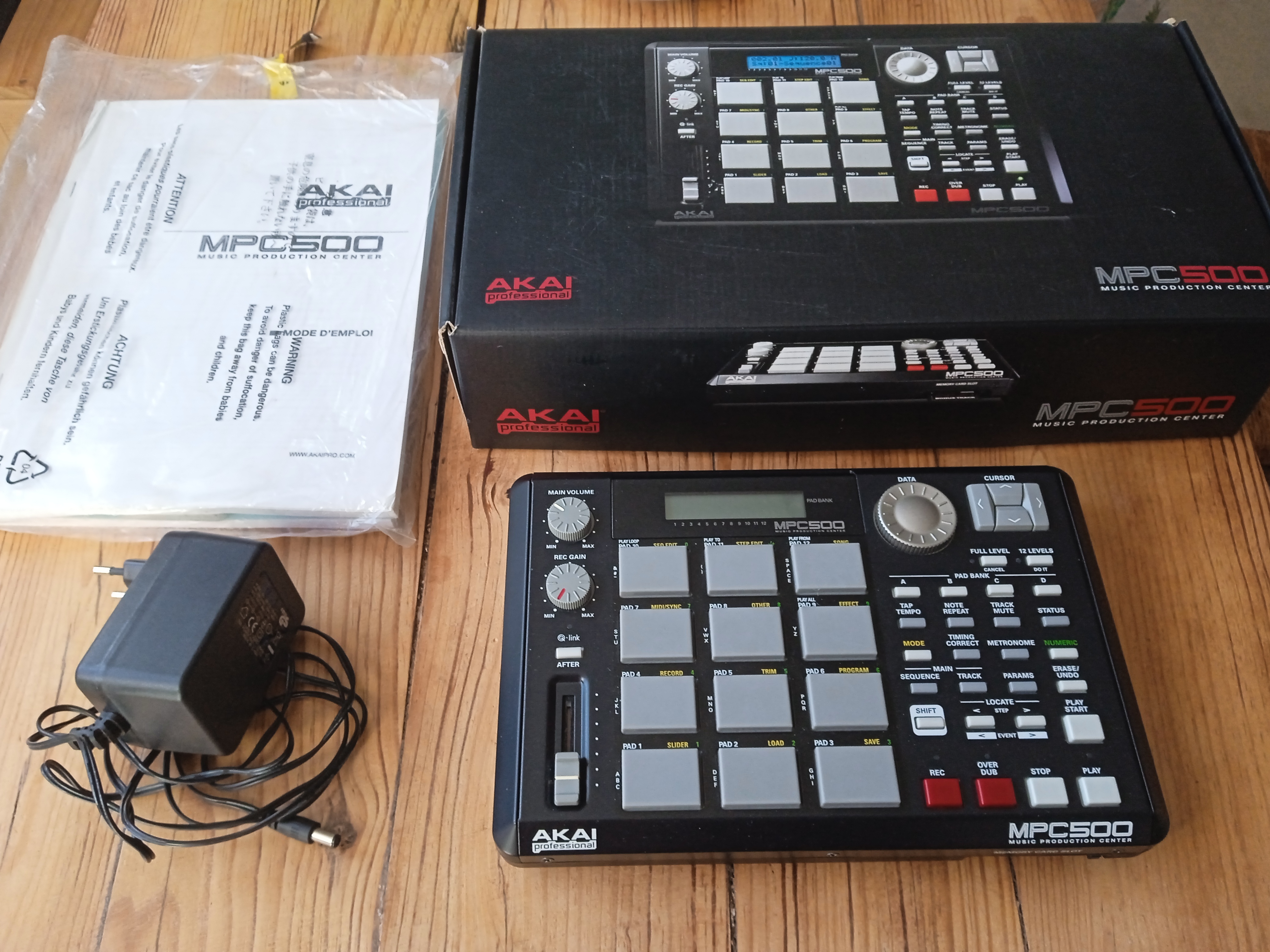 大阪公式AKAI professional MPC500 サンプラー サンプリングマシン 音響 ジャンク H6540693 サンプラー