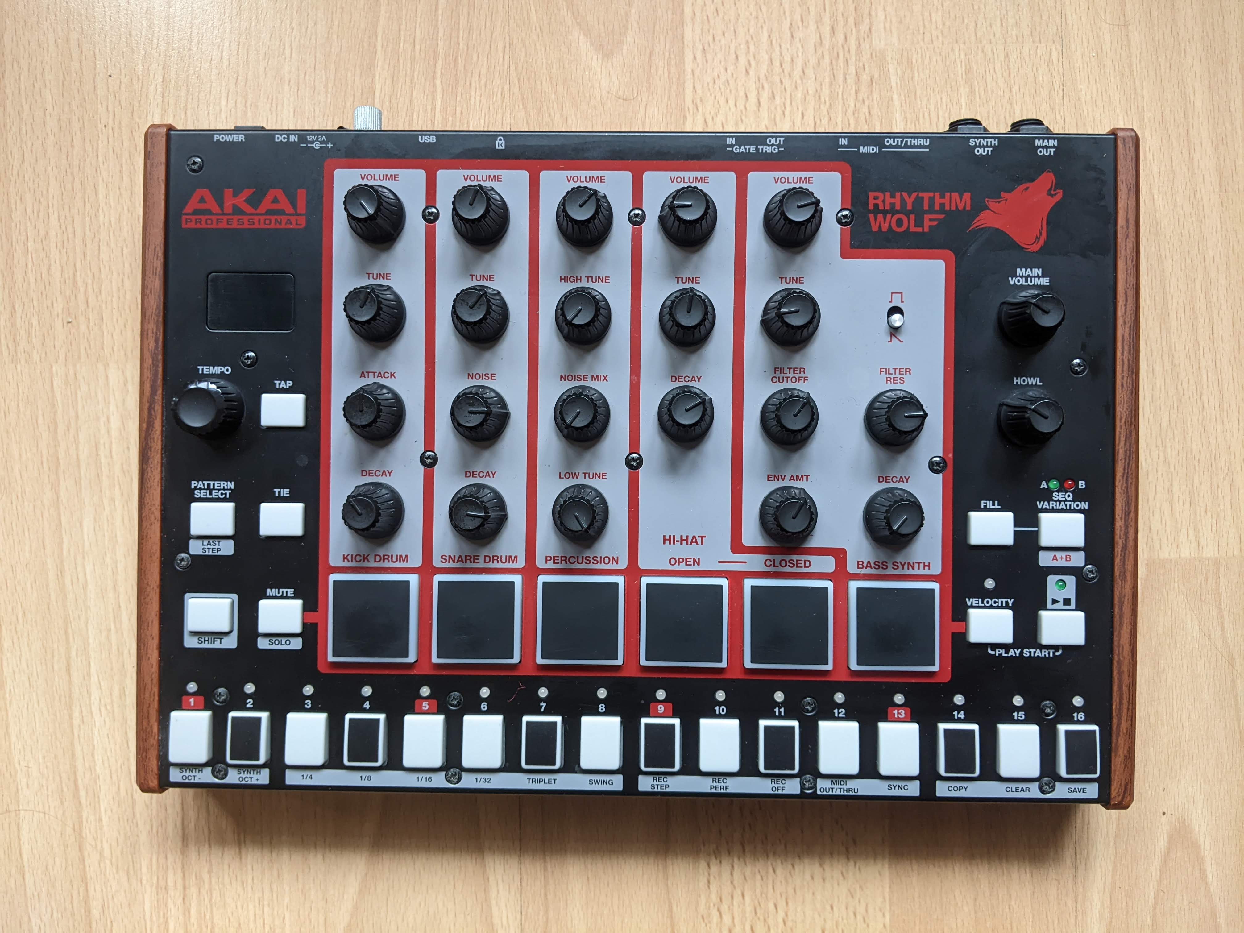 Rhythm Wolf Akai Professional Rhythm Wolf Audiofanzine