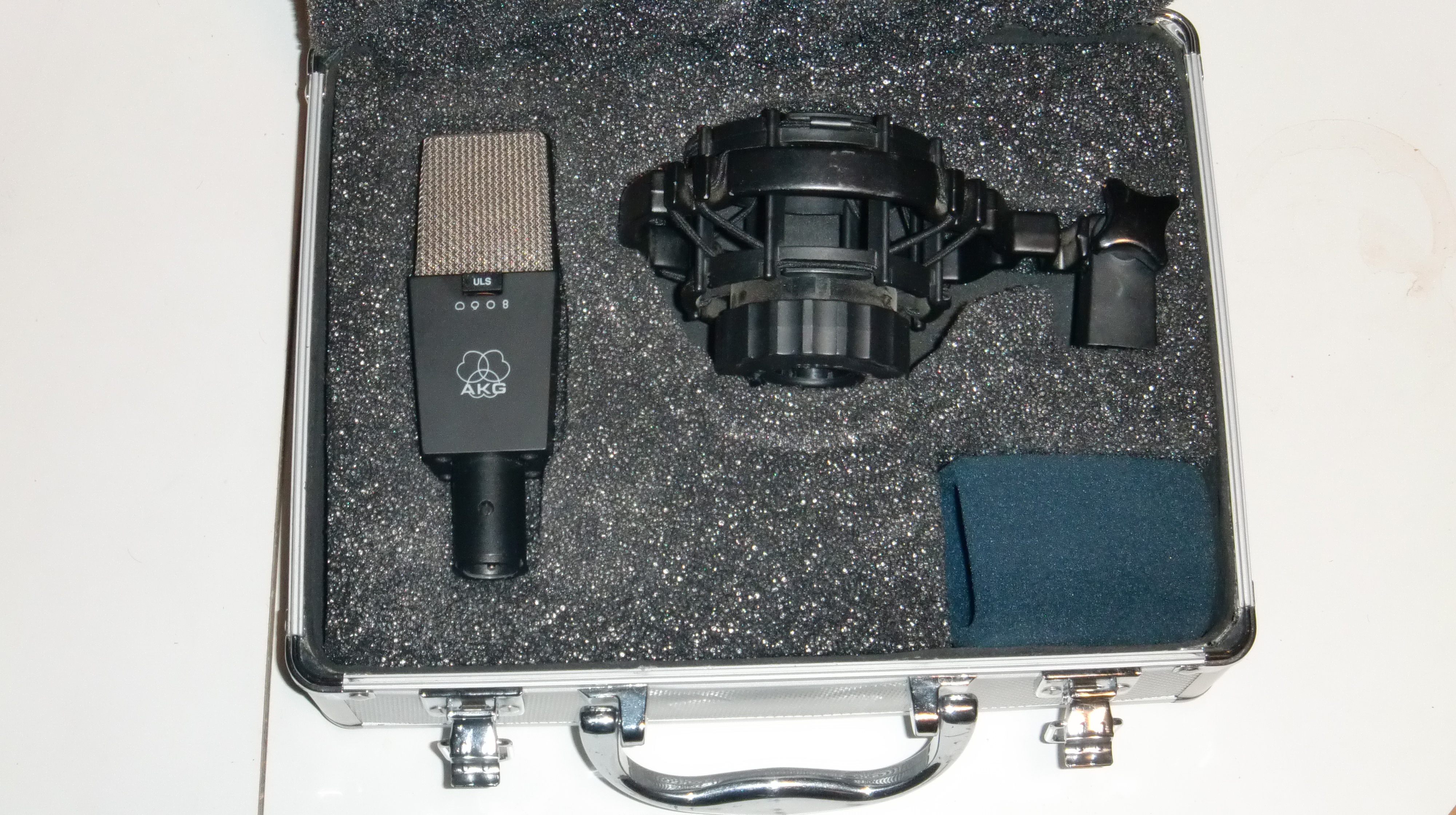 AKG C 414 BULS image (278777) Audiofanzine