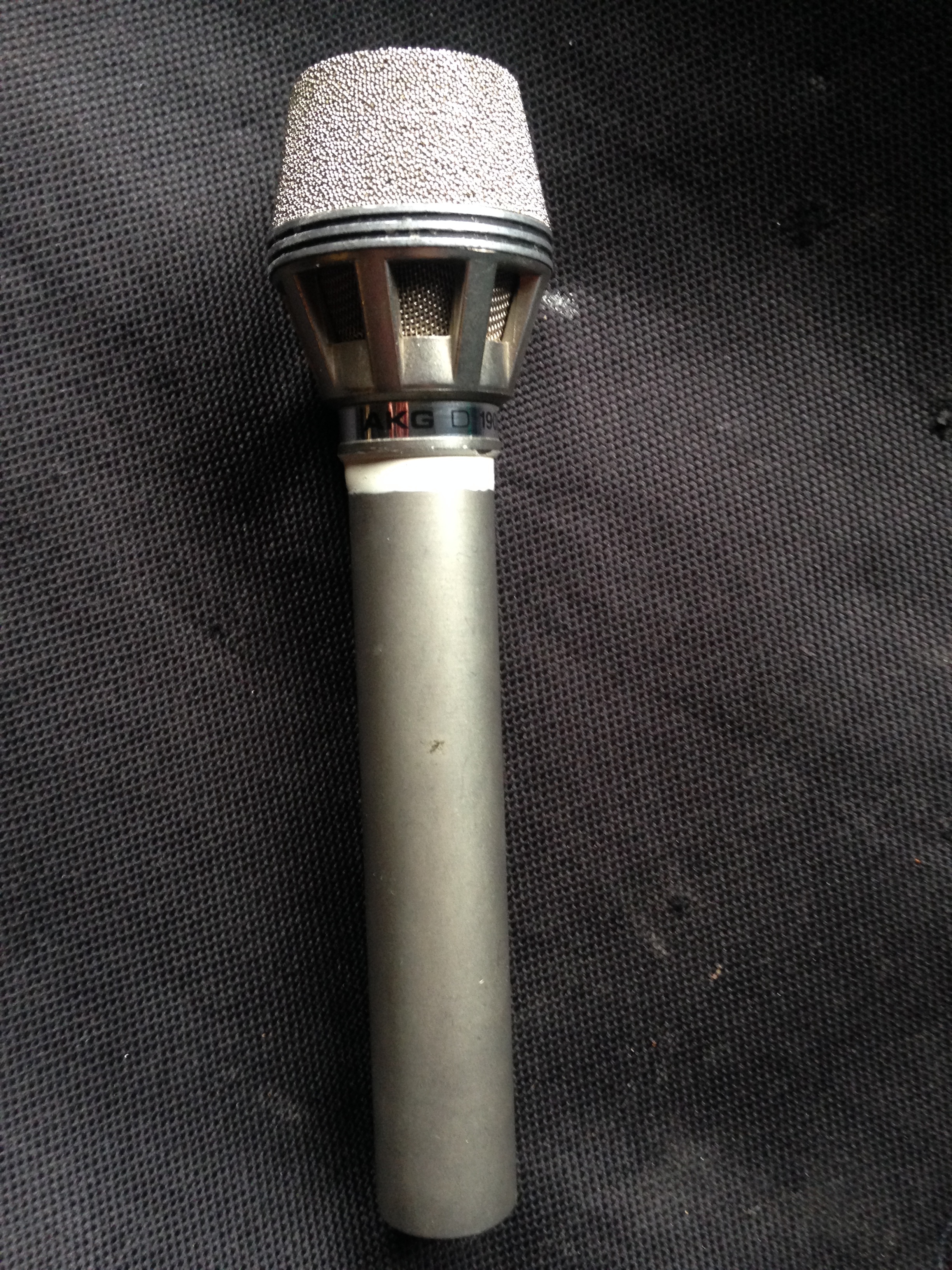 d-190-akg-d-190-audiofanzine