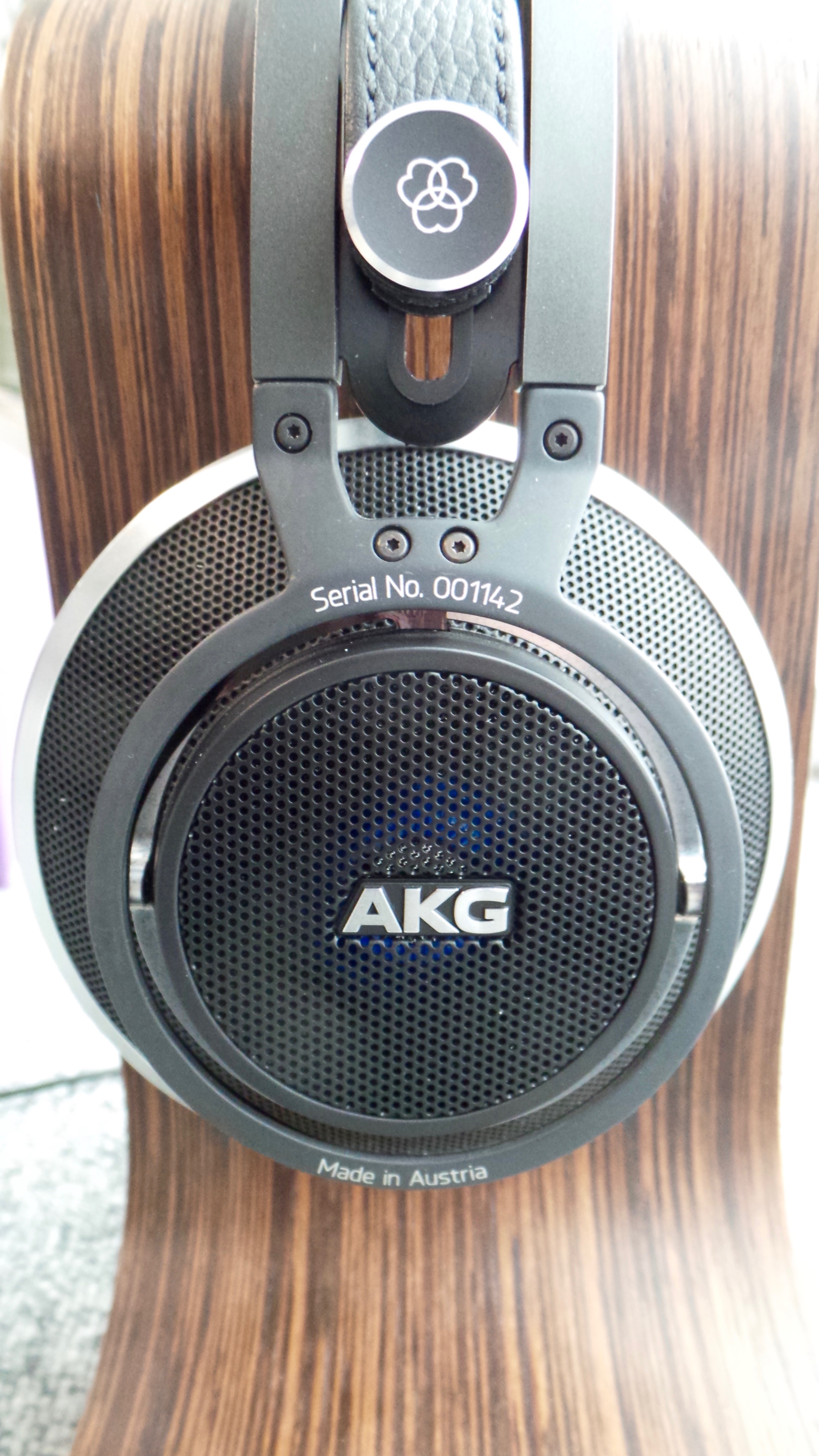 AKG K812 開放型ヘッドホン スタンド made in Slovakia - オーディオ機器