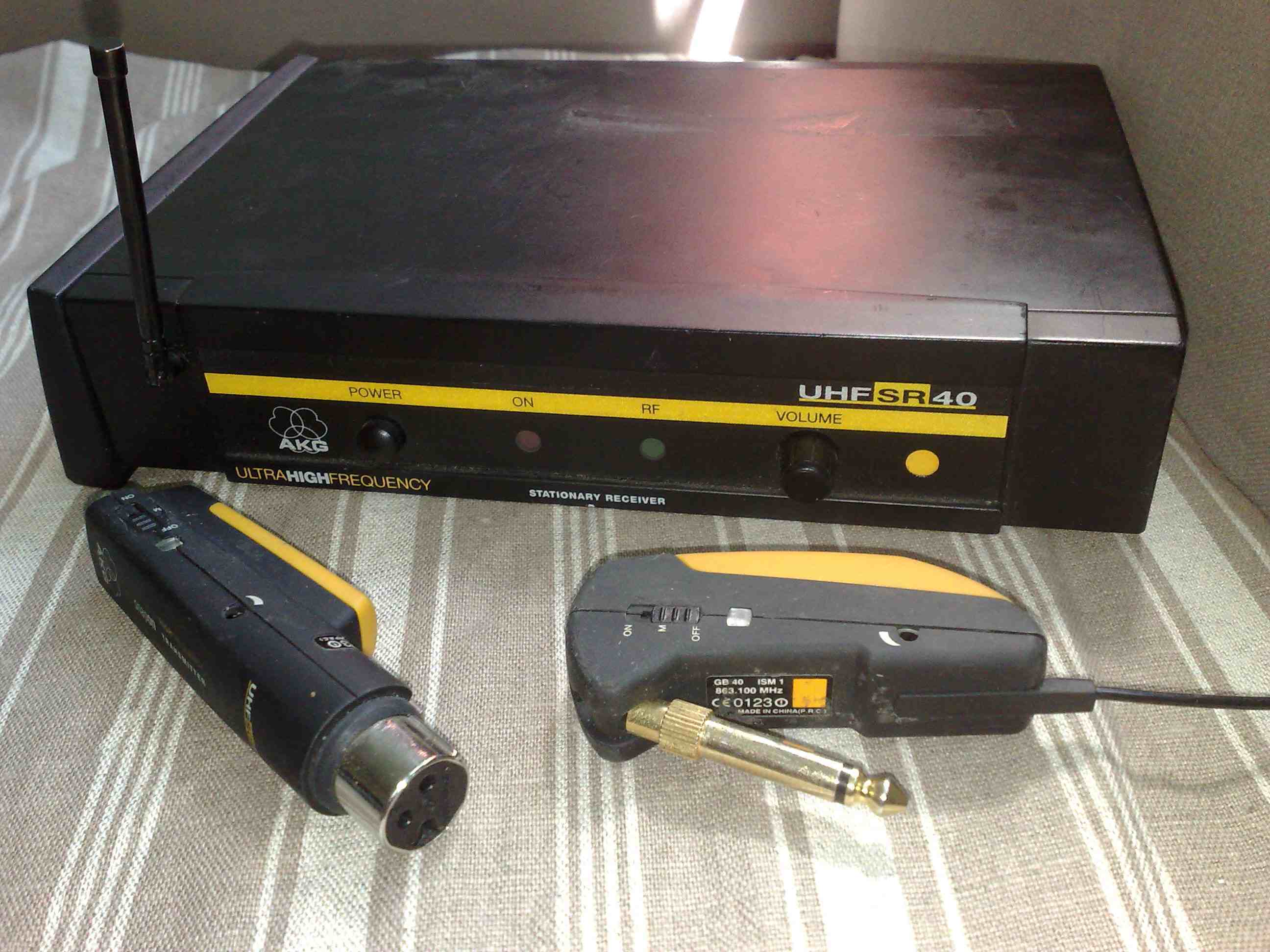 AKG UHF SR40 image (116403) Audiofanzine