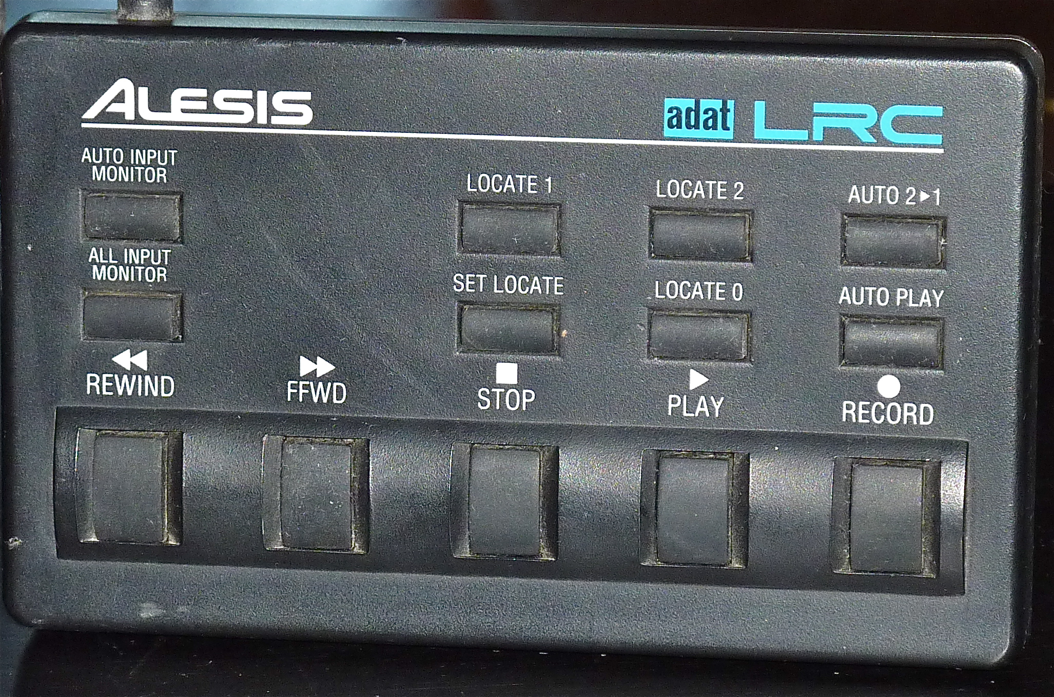 Alesis ADAT Black image (1050430) Audiofanzine