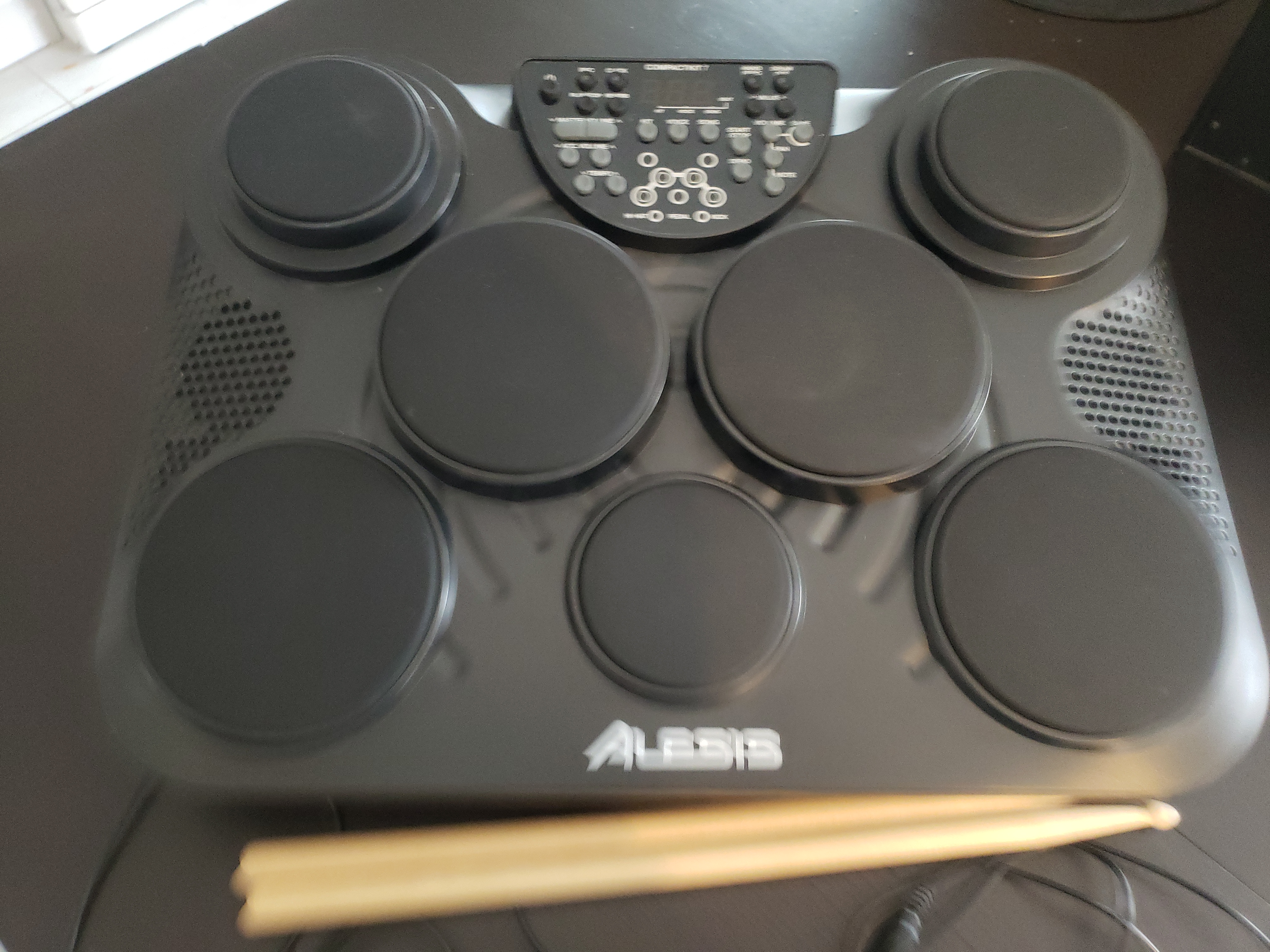 Alesis Compact Kit 7 Pad Portable Tabletop Drum Kit
