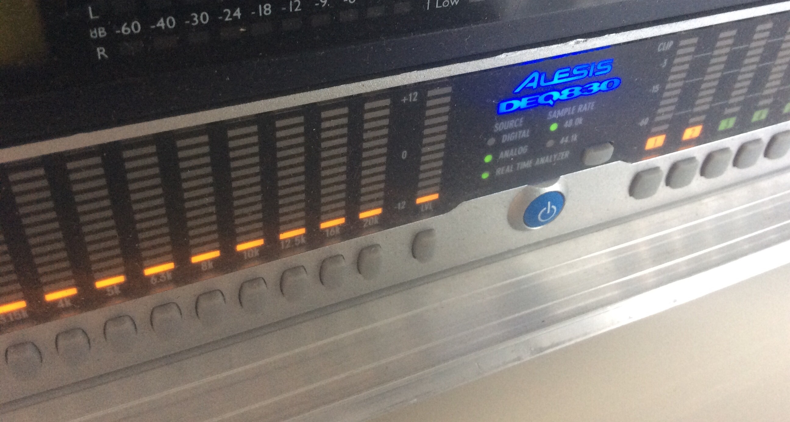 DEQ830 - Alesis DEQ830 - Audiofanzine