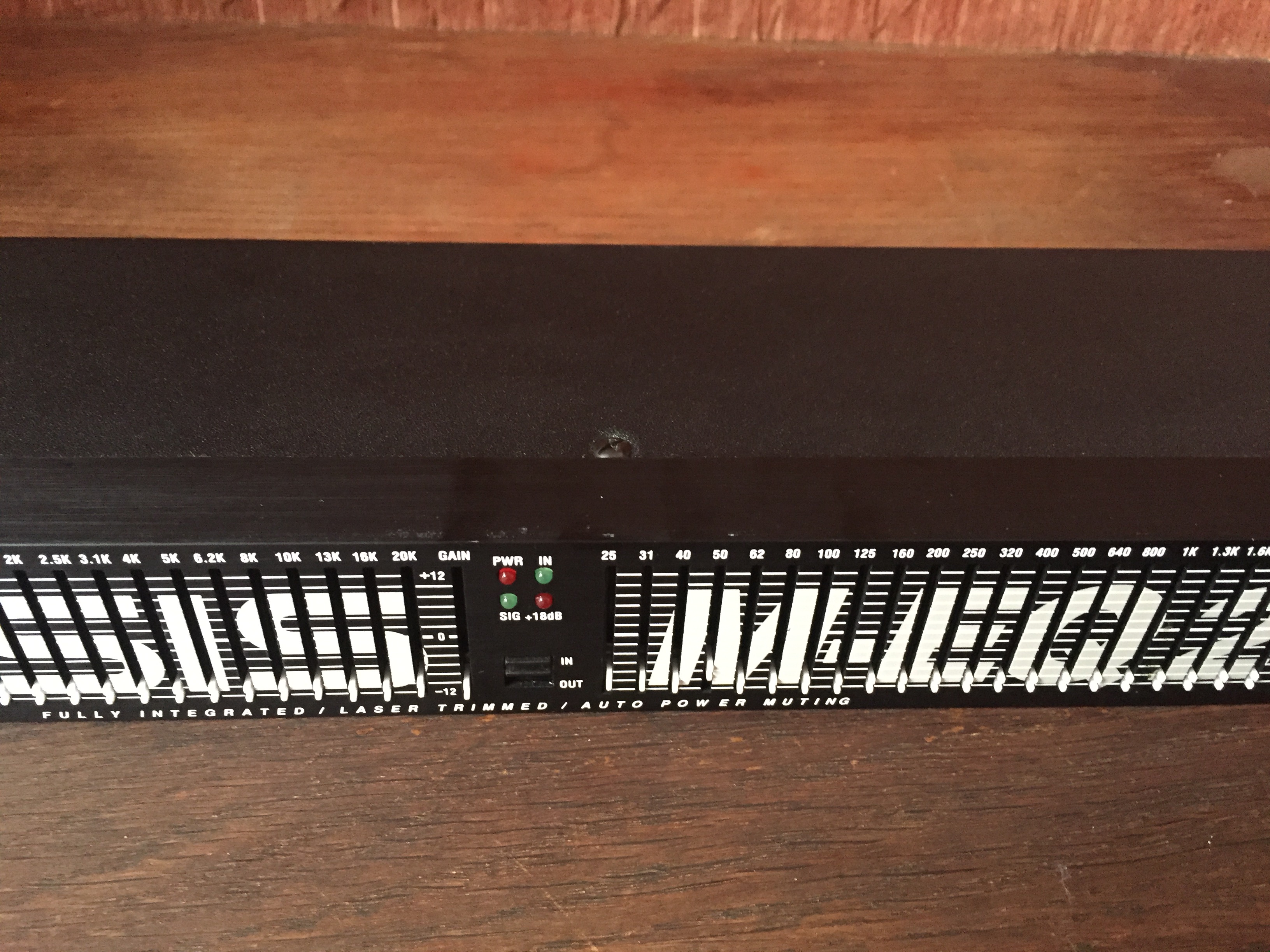 Photo Alesis MEQ 230 Alesis MEQ 230 (36686) (1528121) Audiofanzine