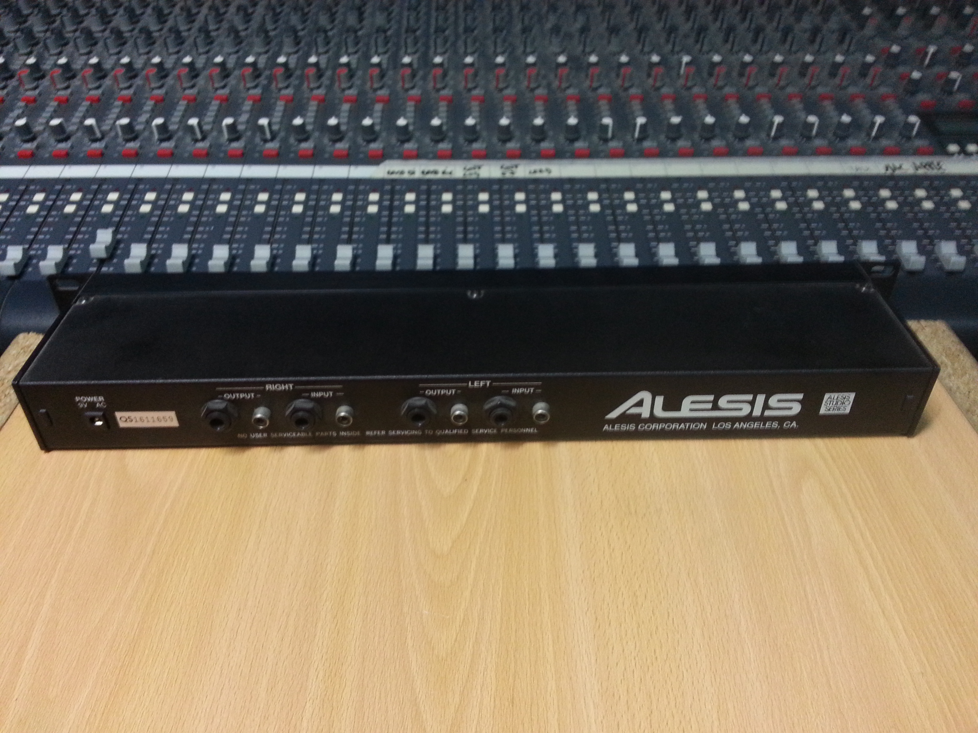 MEQ 230 Alesis MEQ 230 Audiofanzine