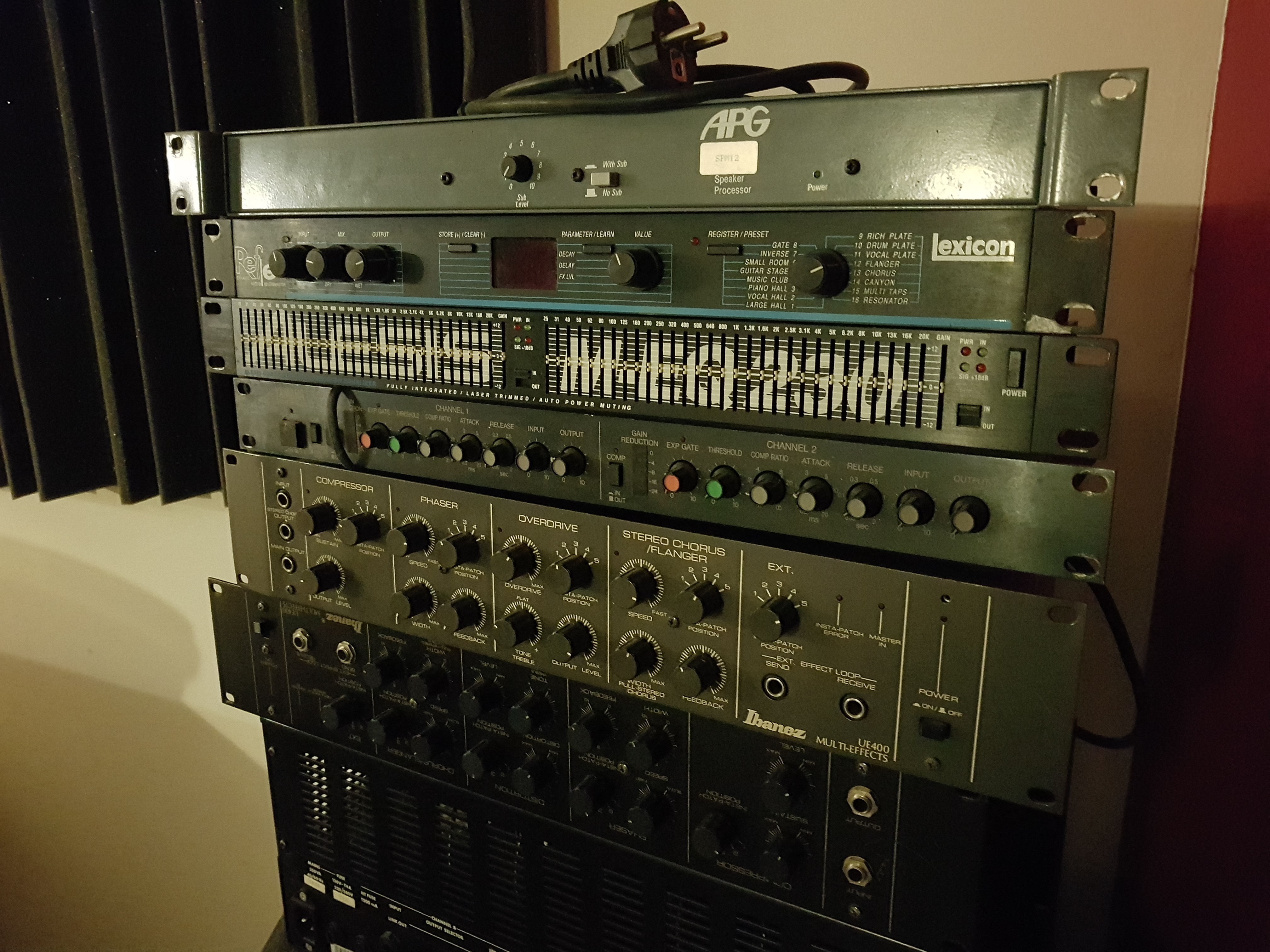 MEQ 230 Alesis MEQ 230 Audiofanzine