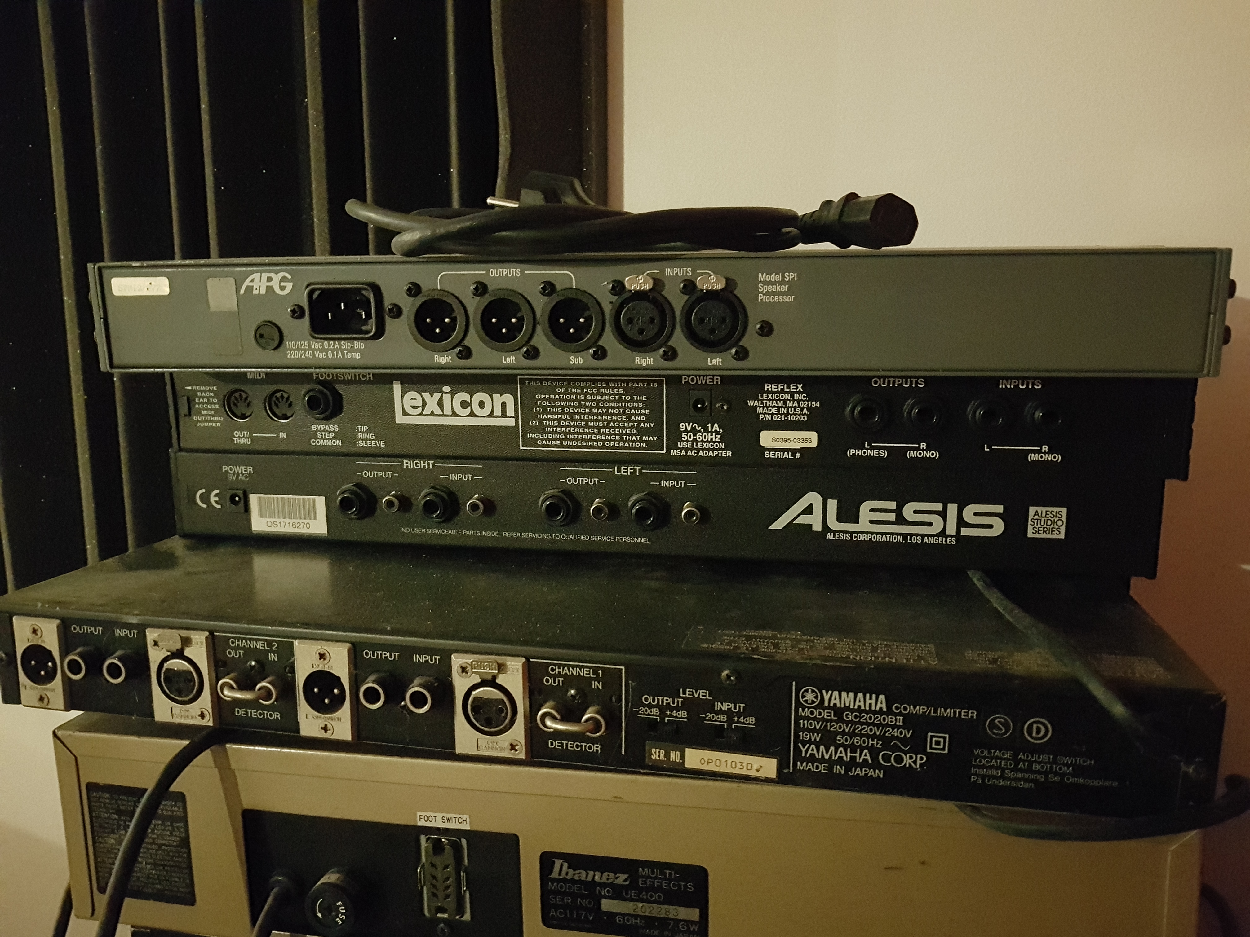 MEQ 230 Alesis MEQ 230 Audiofanzine