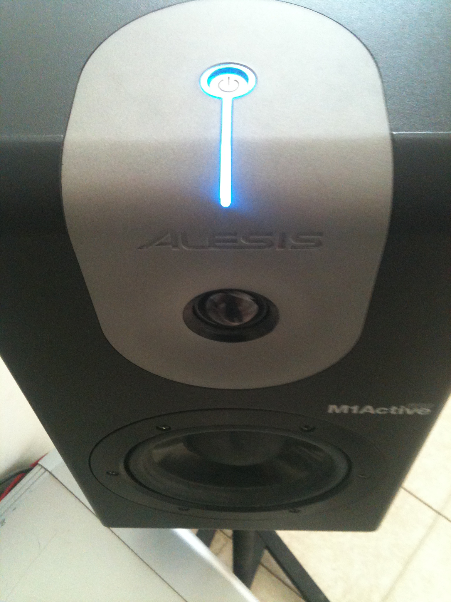 Alesis M1 Active 620 image (#240255) - Audiofanzine