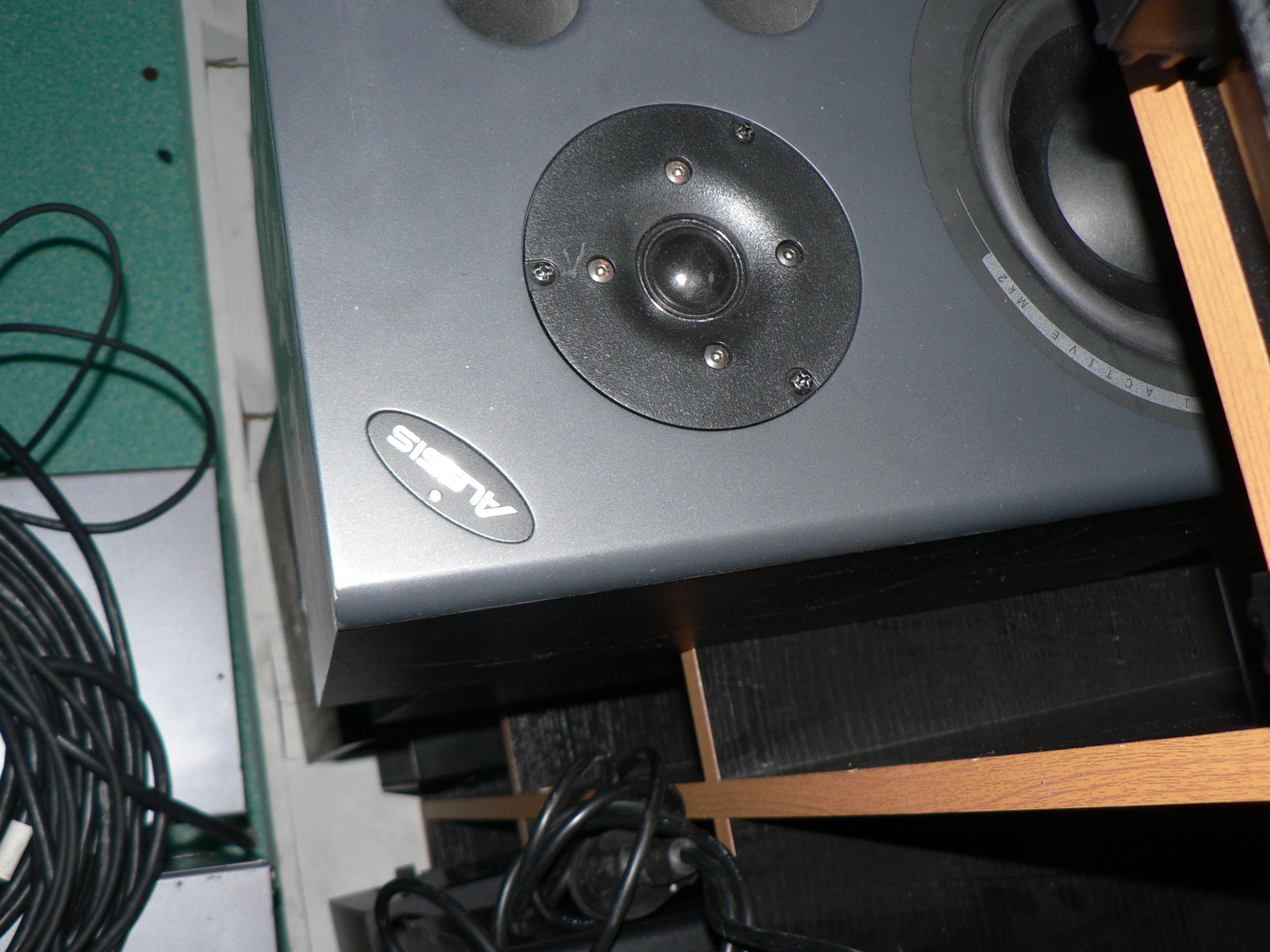 Photo Alesis M1Active MKII Alesis m1 active mk2 (308197) Audiofanzine