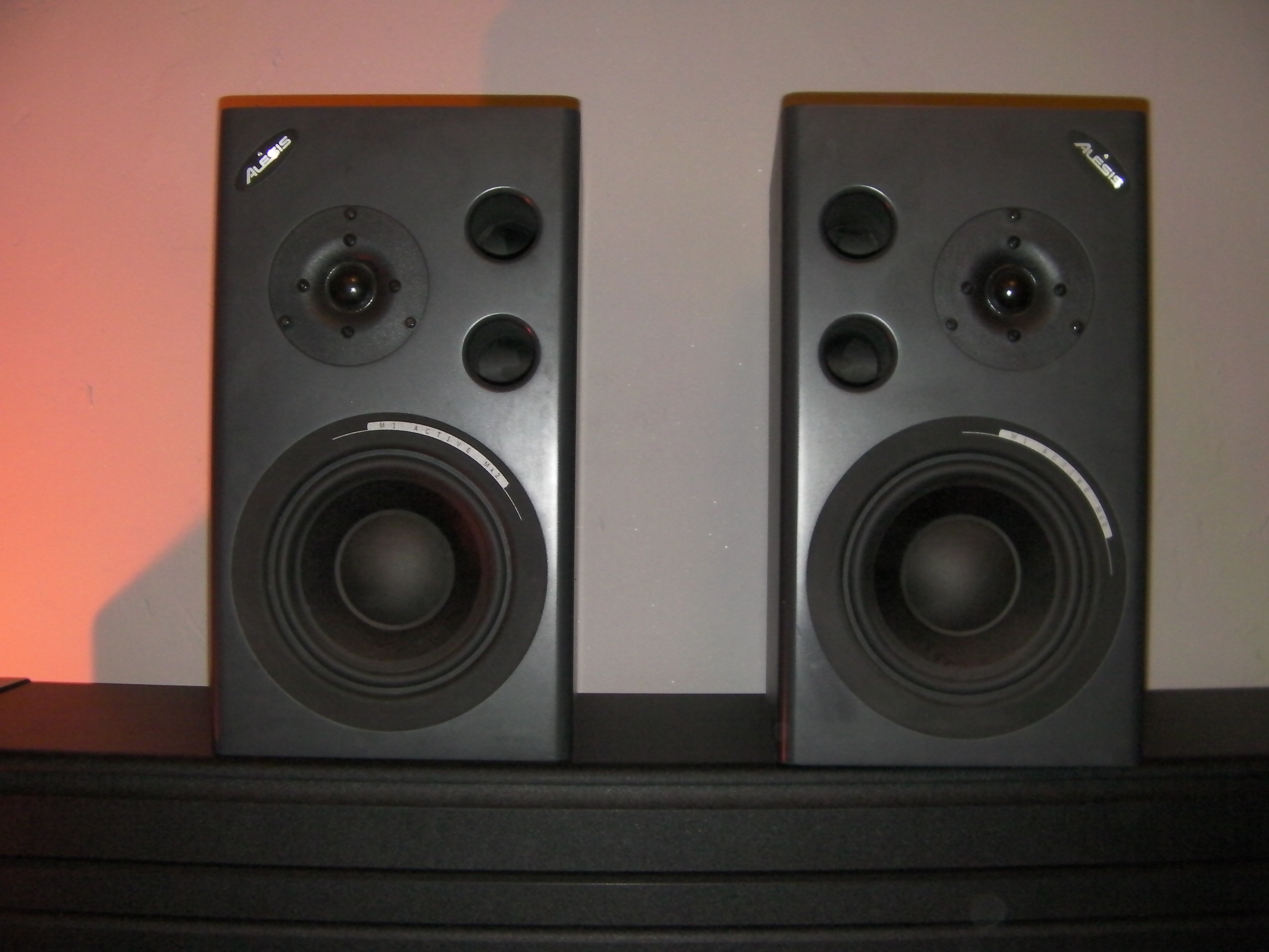 Photo Alesis M1Active MKII Alesis m1 active mk2 (330276) Audiofanzine