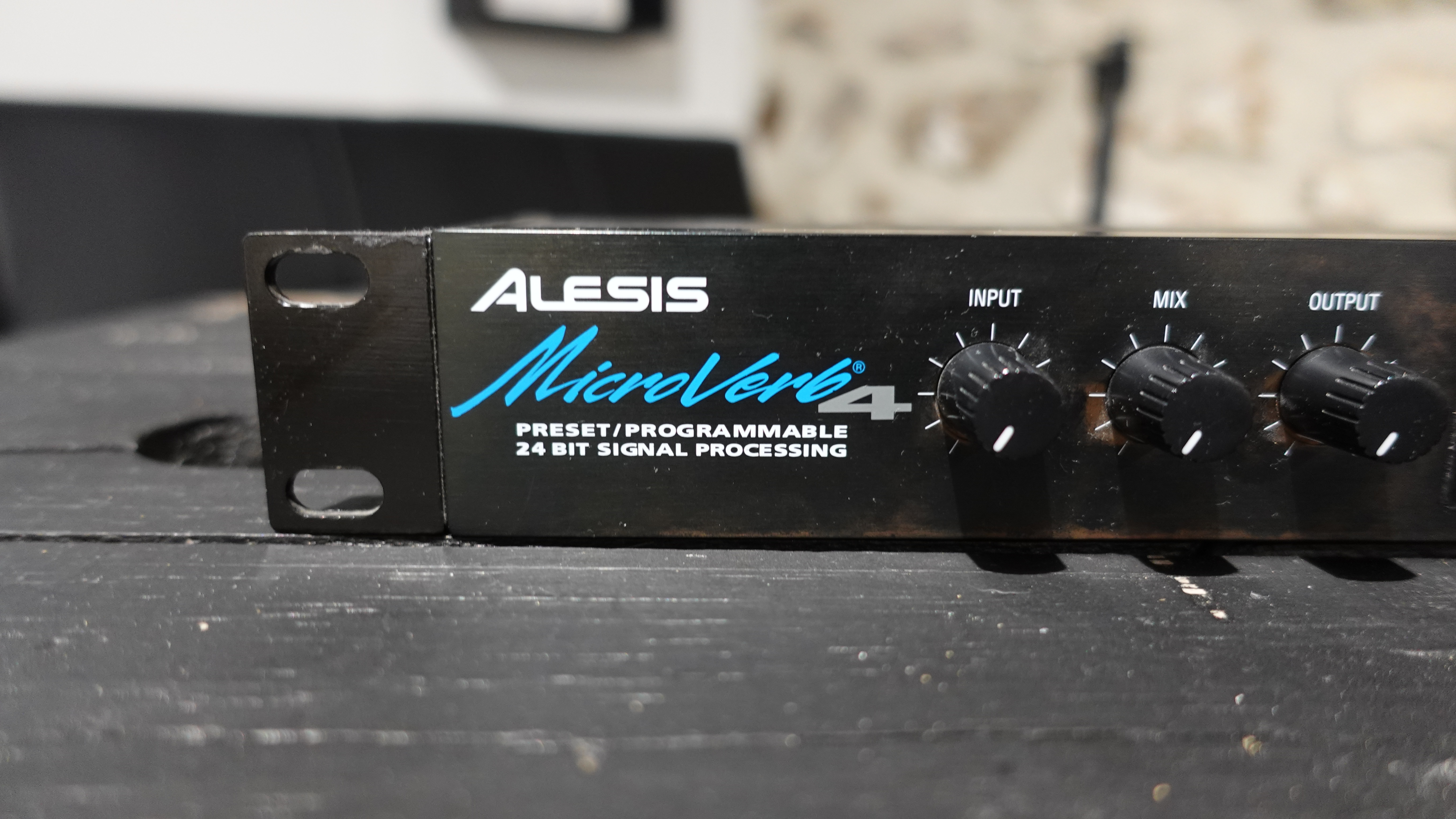 MicroVerb 4 - Alesis MicroVerb 4 - Audiofanzine