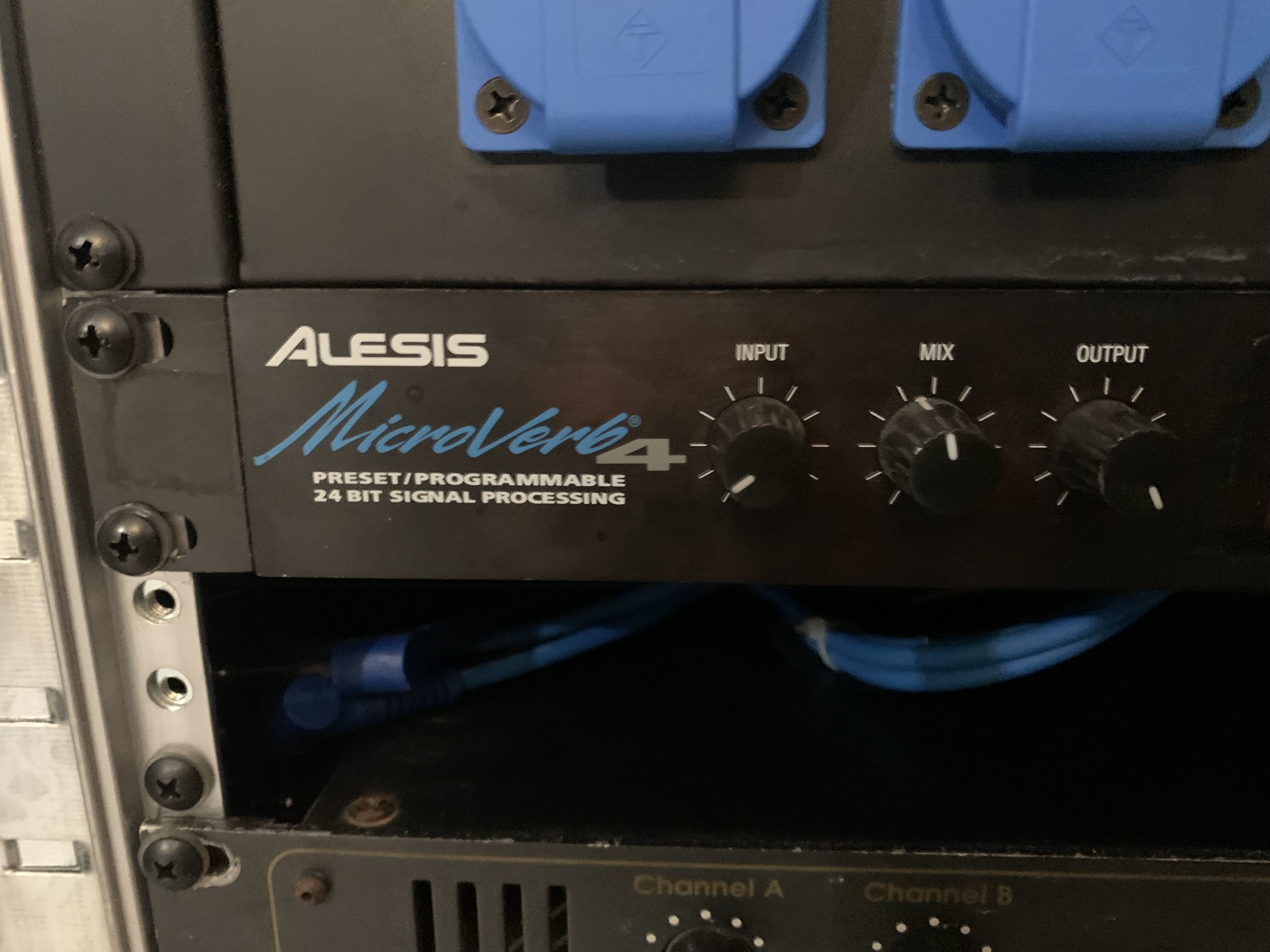 MicroVerb 4 - Alesis MicroVerb 4 - Audiofanzine