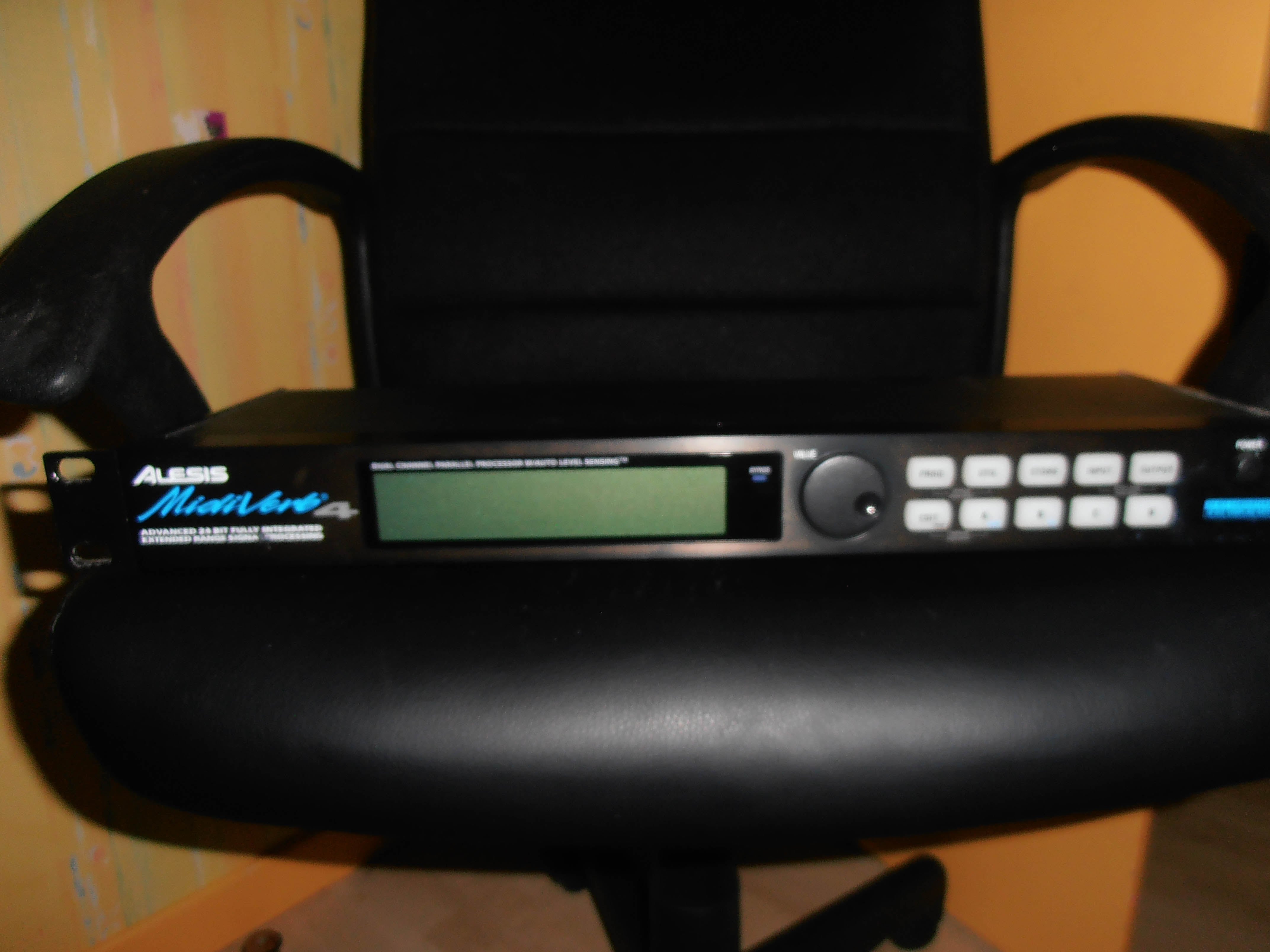 Photo Alesis MidiVerb 4 Alesis MidiVerb 4 (49510) (1012446