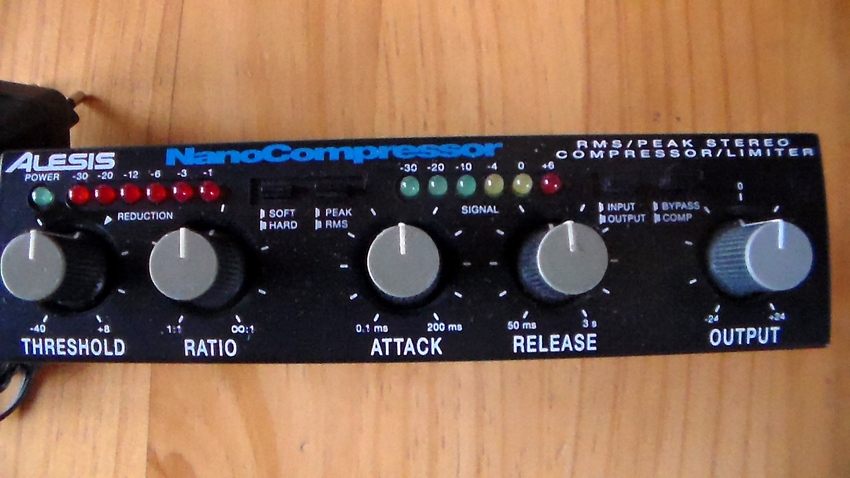 Alesis AVEC adaptateur (Aquitaine) Audiofanzine