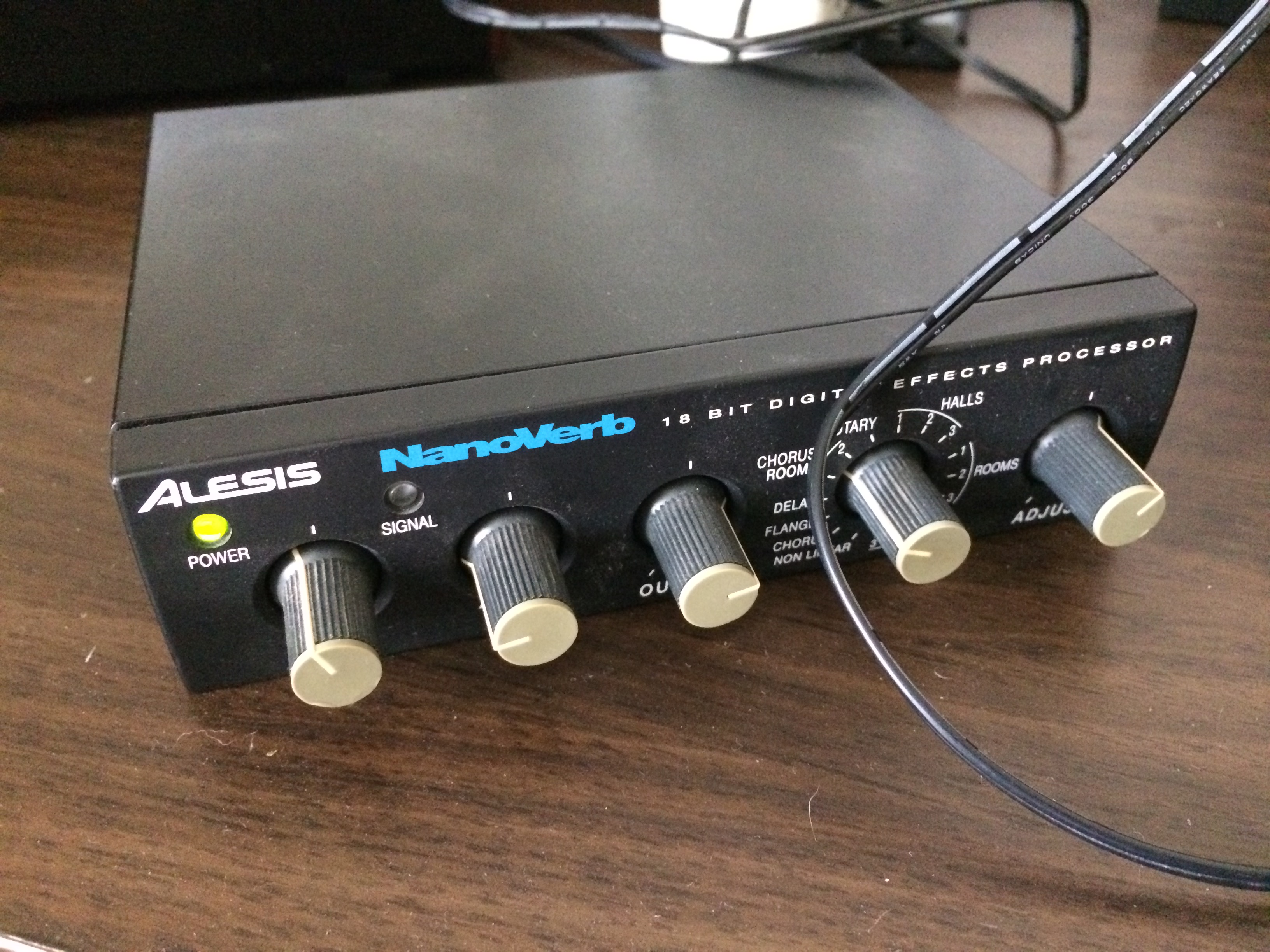 NanoVerb Alesis NanoVerb Audiofanzine