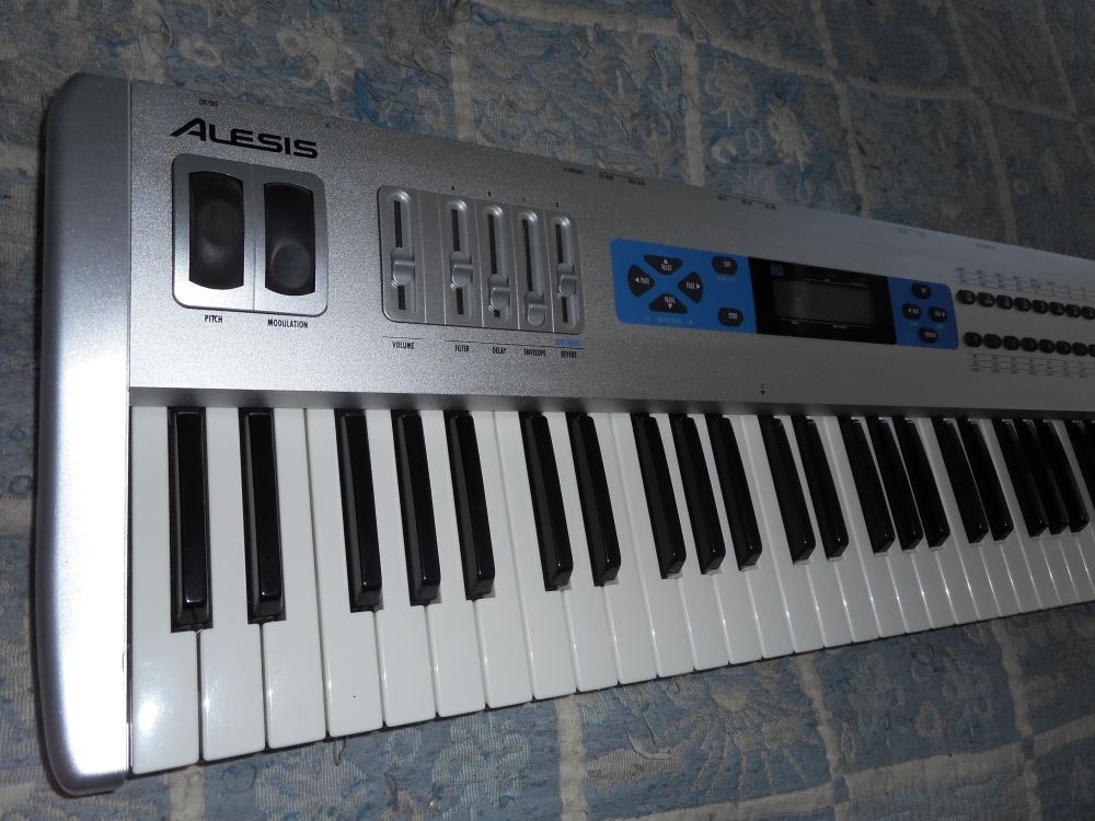 QS6.2 Alesis QS6.2 Audiofanzine
