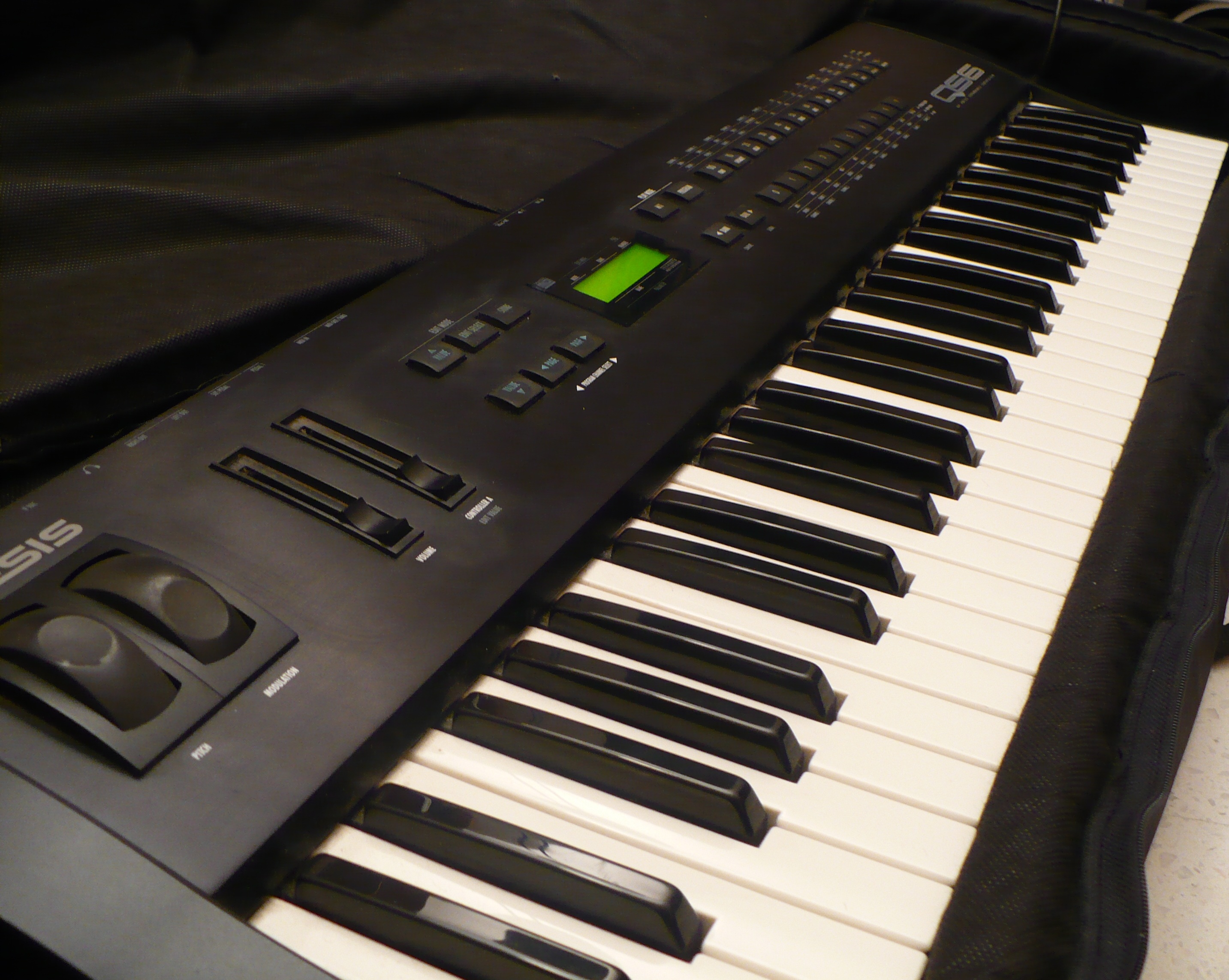 QS6 Alesis QS6 Audiofanzine