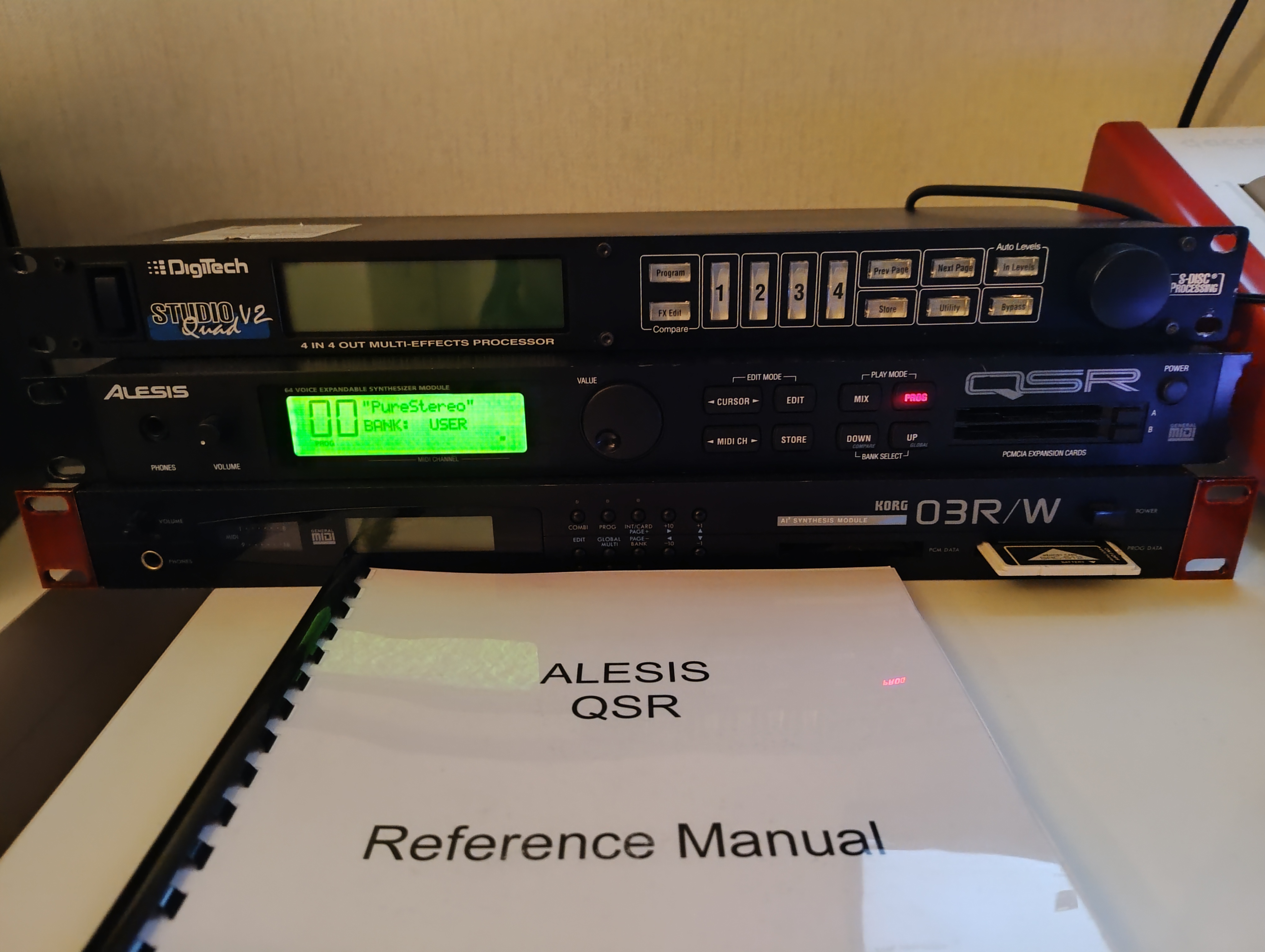 Alesis QSR Synth Module Demo (part 1) - YouTube