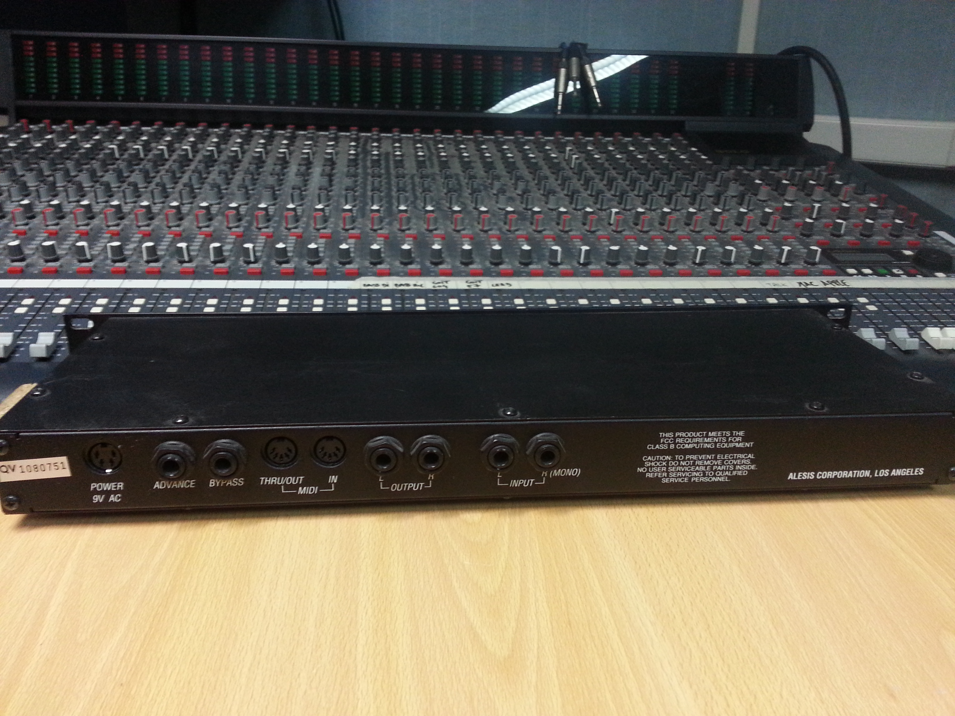 Photo Alesis QuadraVerb Alesis MEQ 230 (1591) (1878227) Audiofanzine