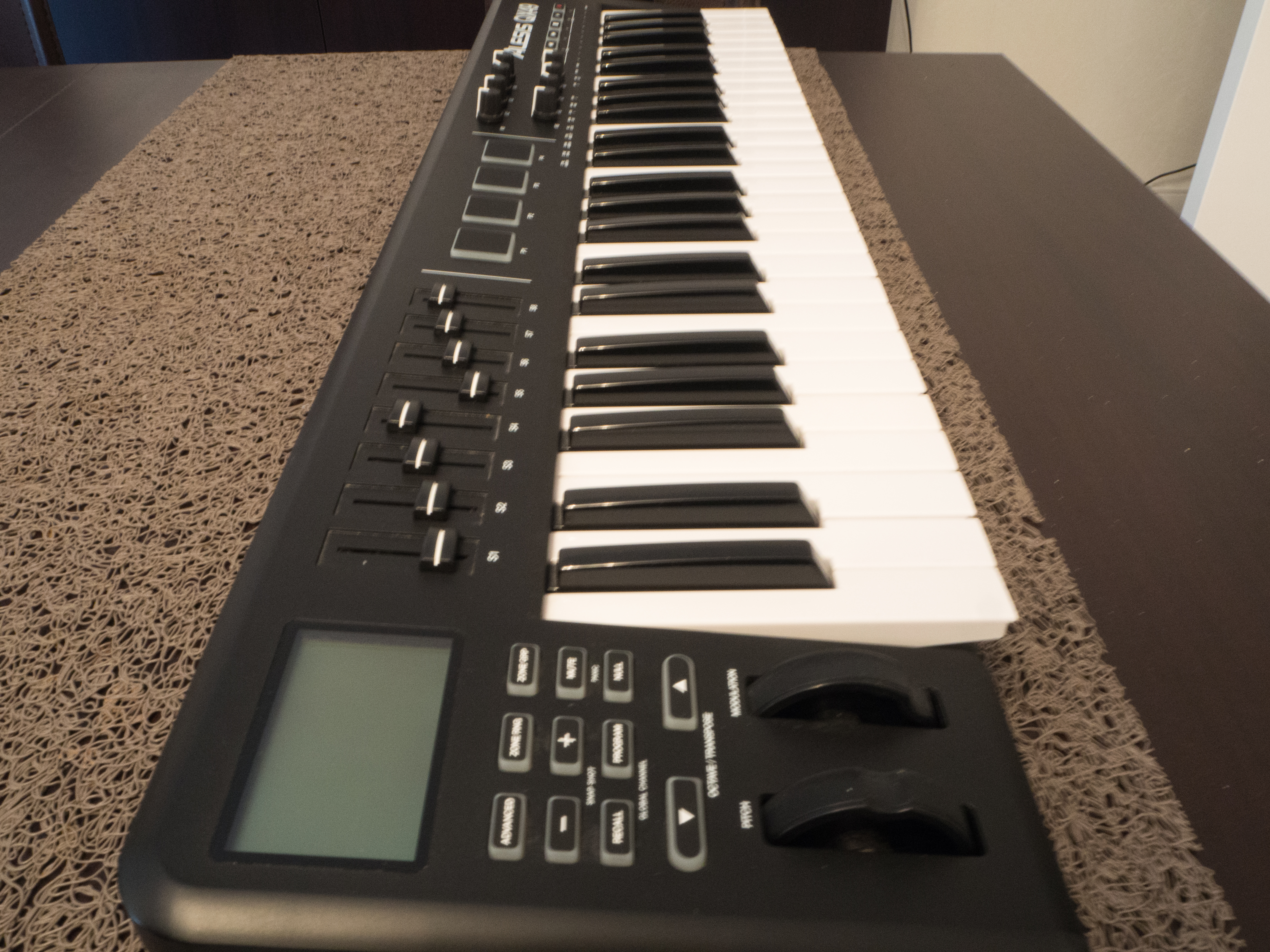 alesis q49