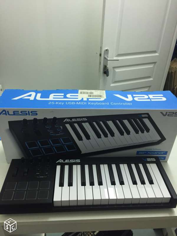 V25 Alesis V25 Audiofanzine