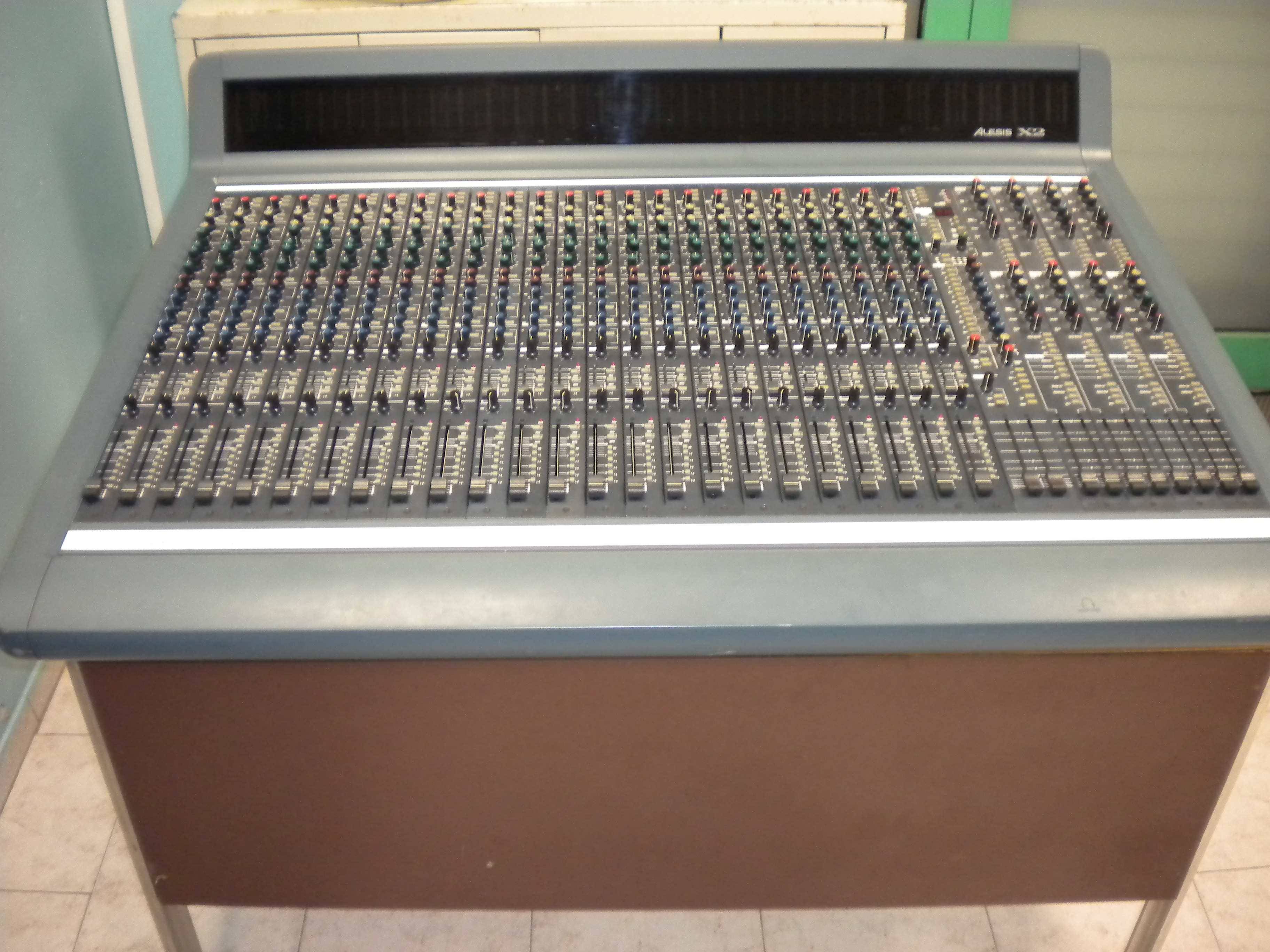 Photo Alesis X2 Alesis X2 (43751) (977970) Audiofanzine