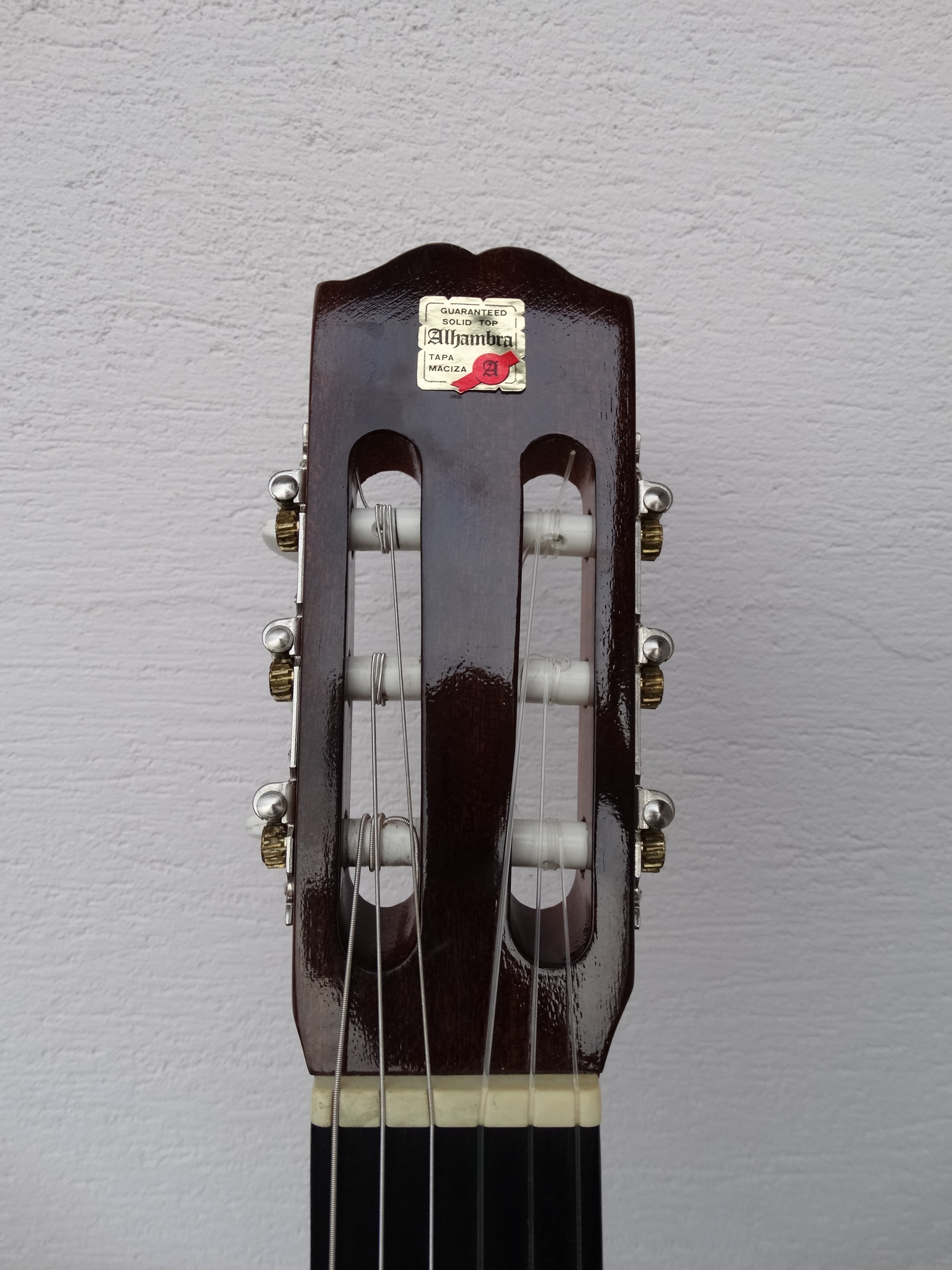 P - Alhambra Guitars 1 - Audiofanzine
