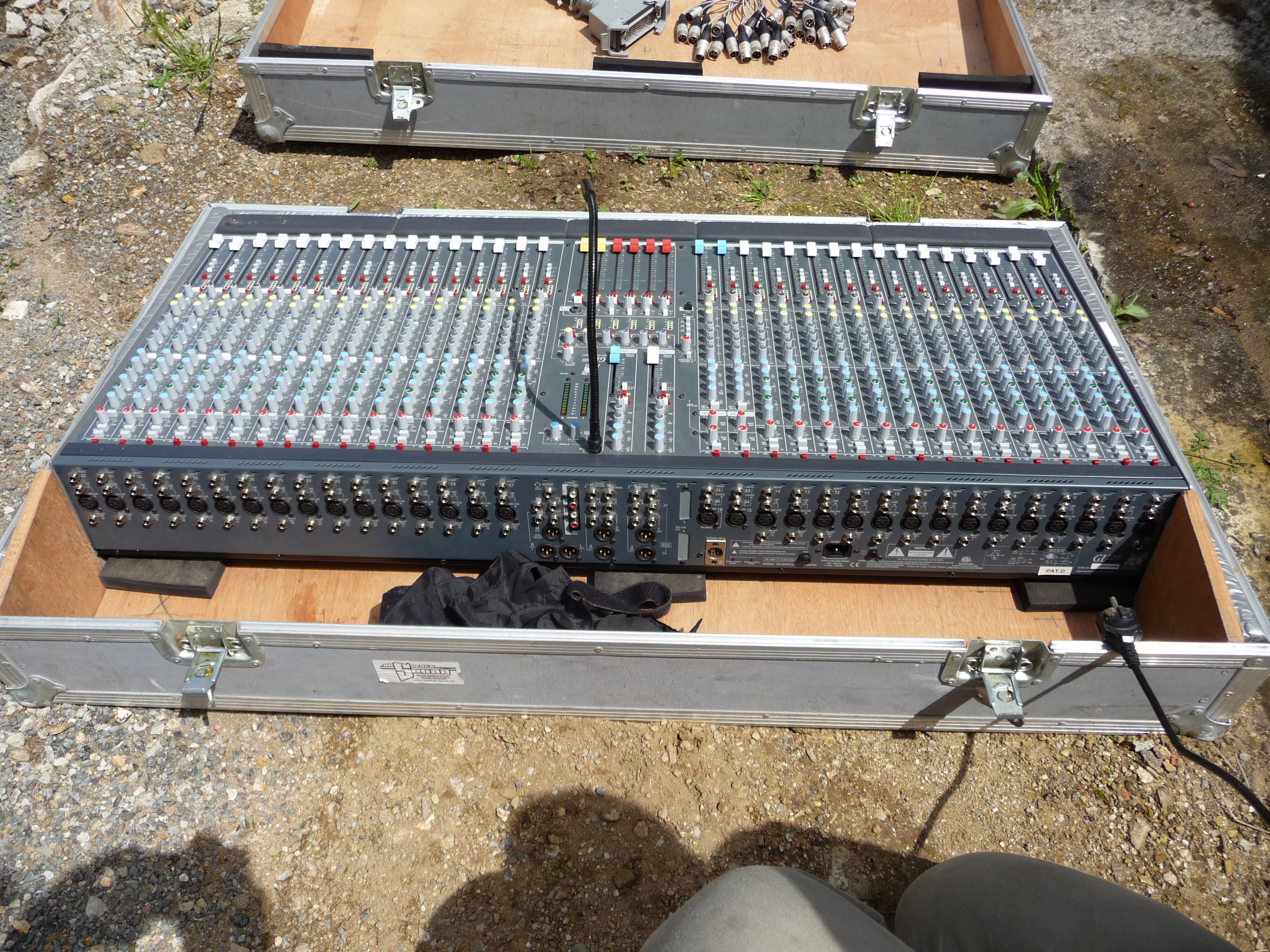 Allen & Heath GL220032 image (420441) Audiofanzine