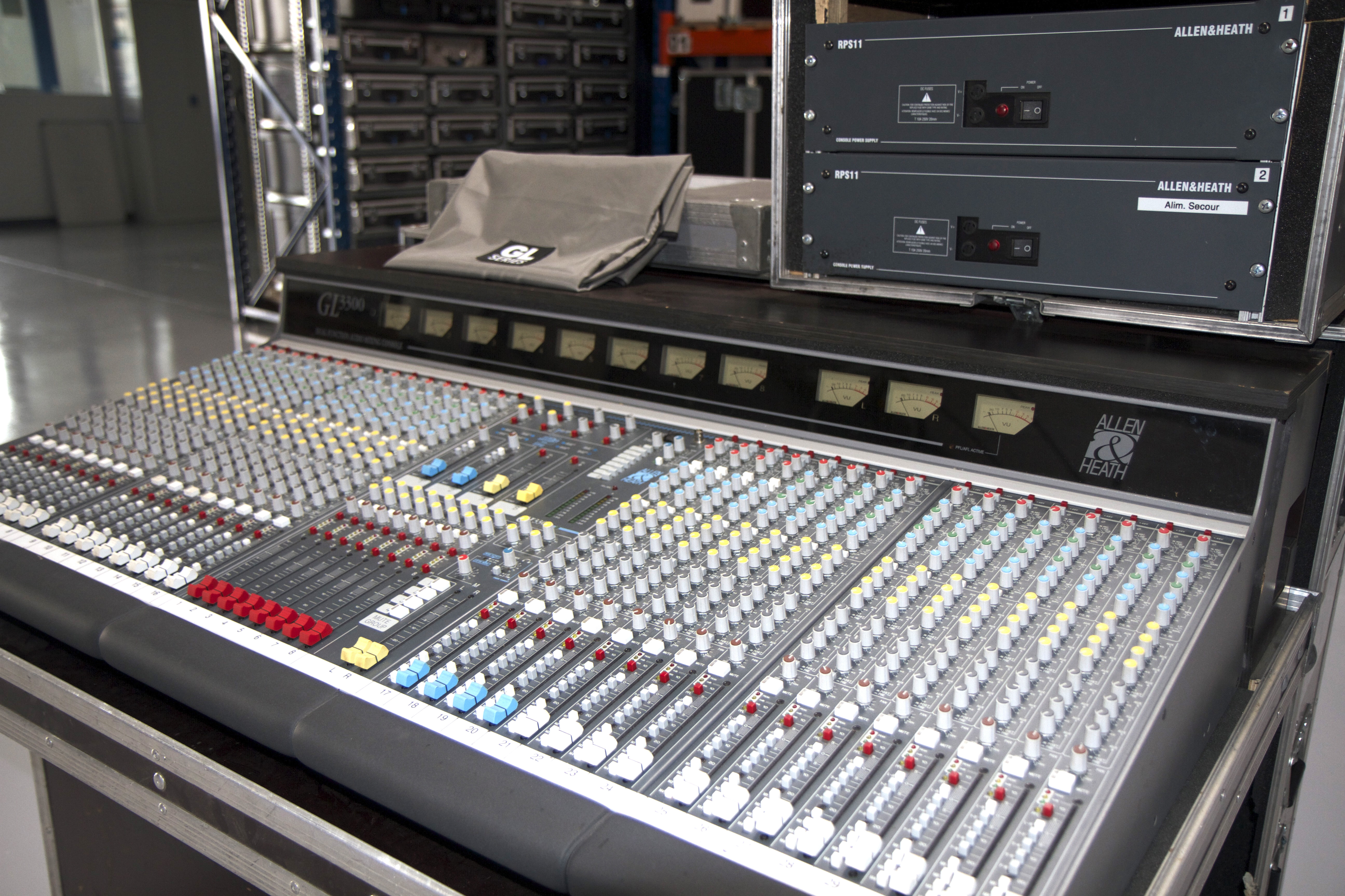 Allen & Heath GL3300 24/8/2 image (655254) Audiofanzine