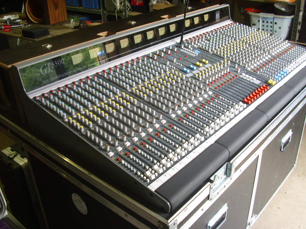 Allen & Heath GL3300 32/8/8/2 image (#246421) - Audiofanzine