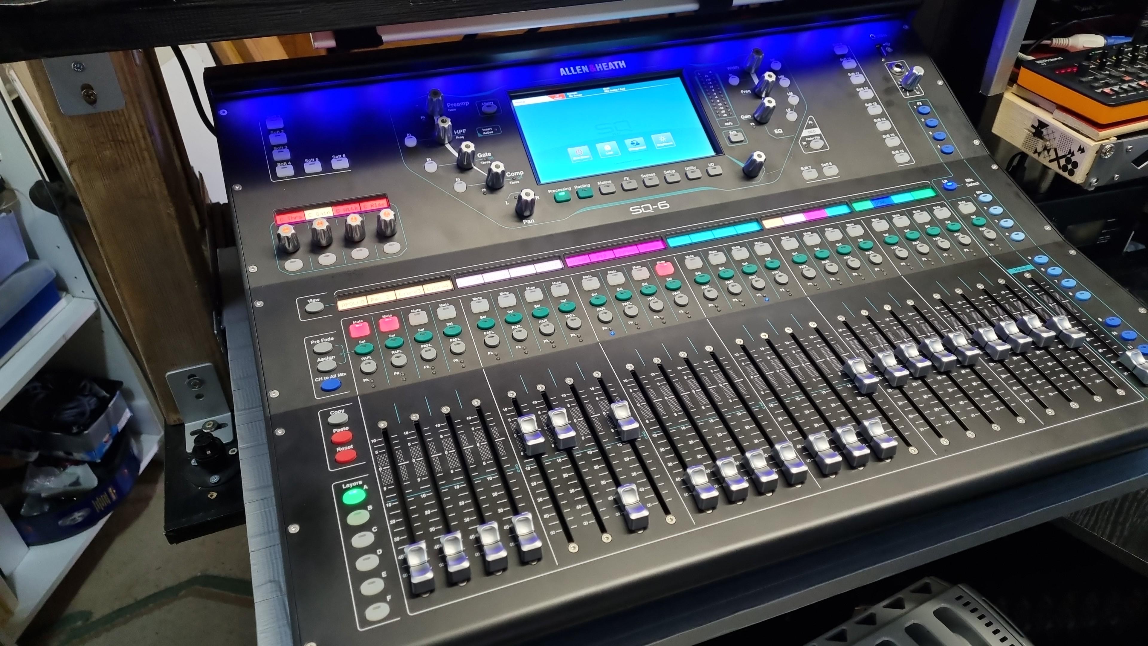 Allen & Heath SQ6 (IledeFrance) Audiofanzine