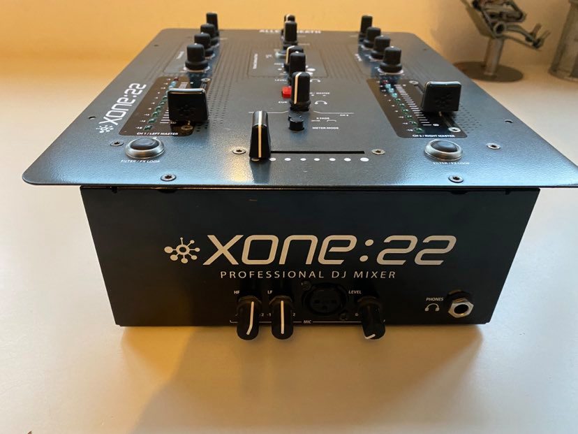 Allen&Heath XONE22 DJミキサー - DJ機器