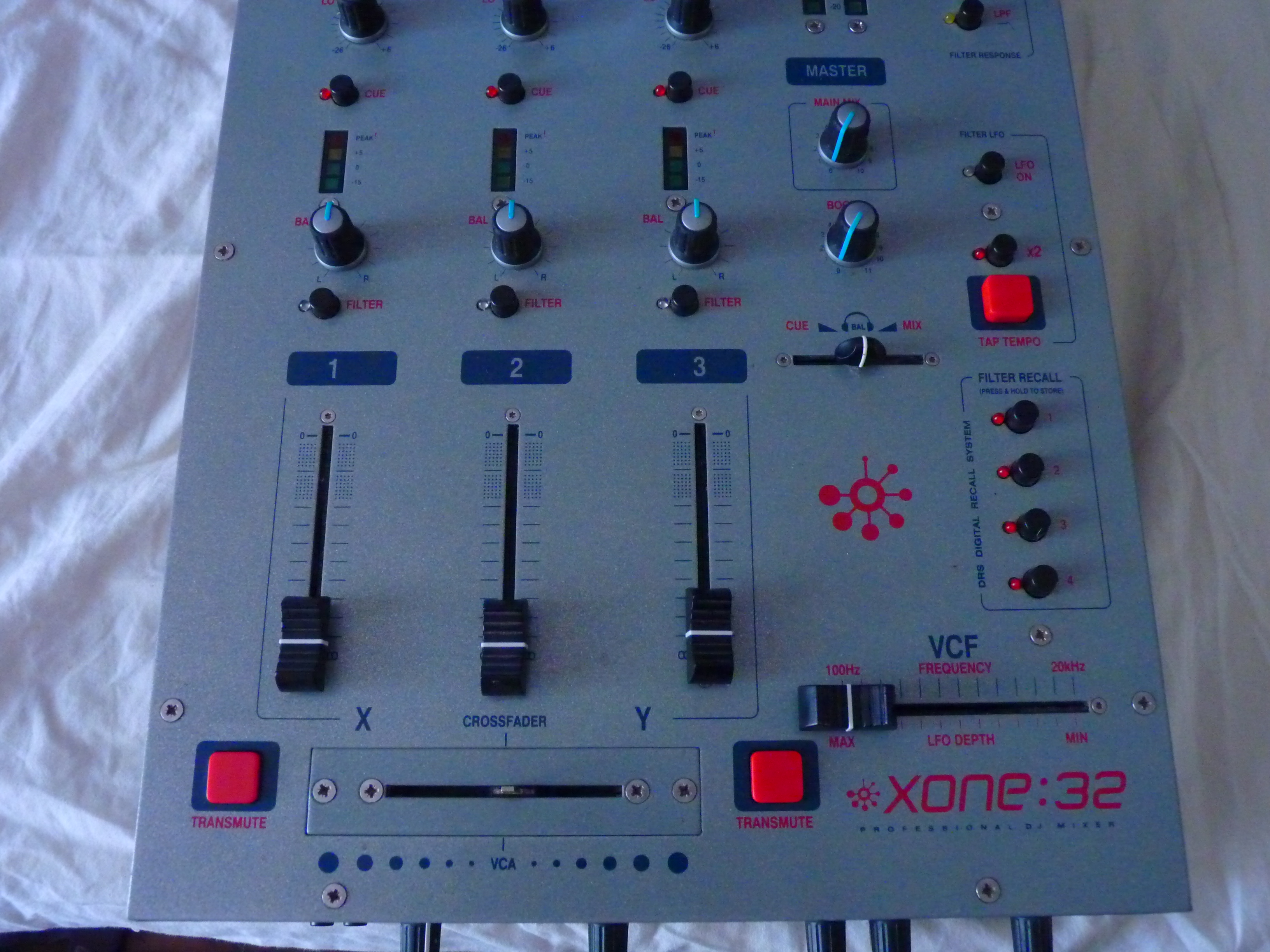 Photo Allen & Heath Xone32 (Old Design) Allen & Heath Xone32 (Old