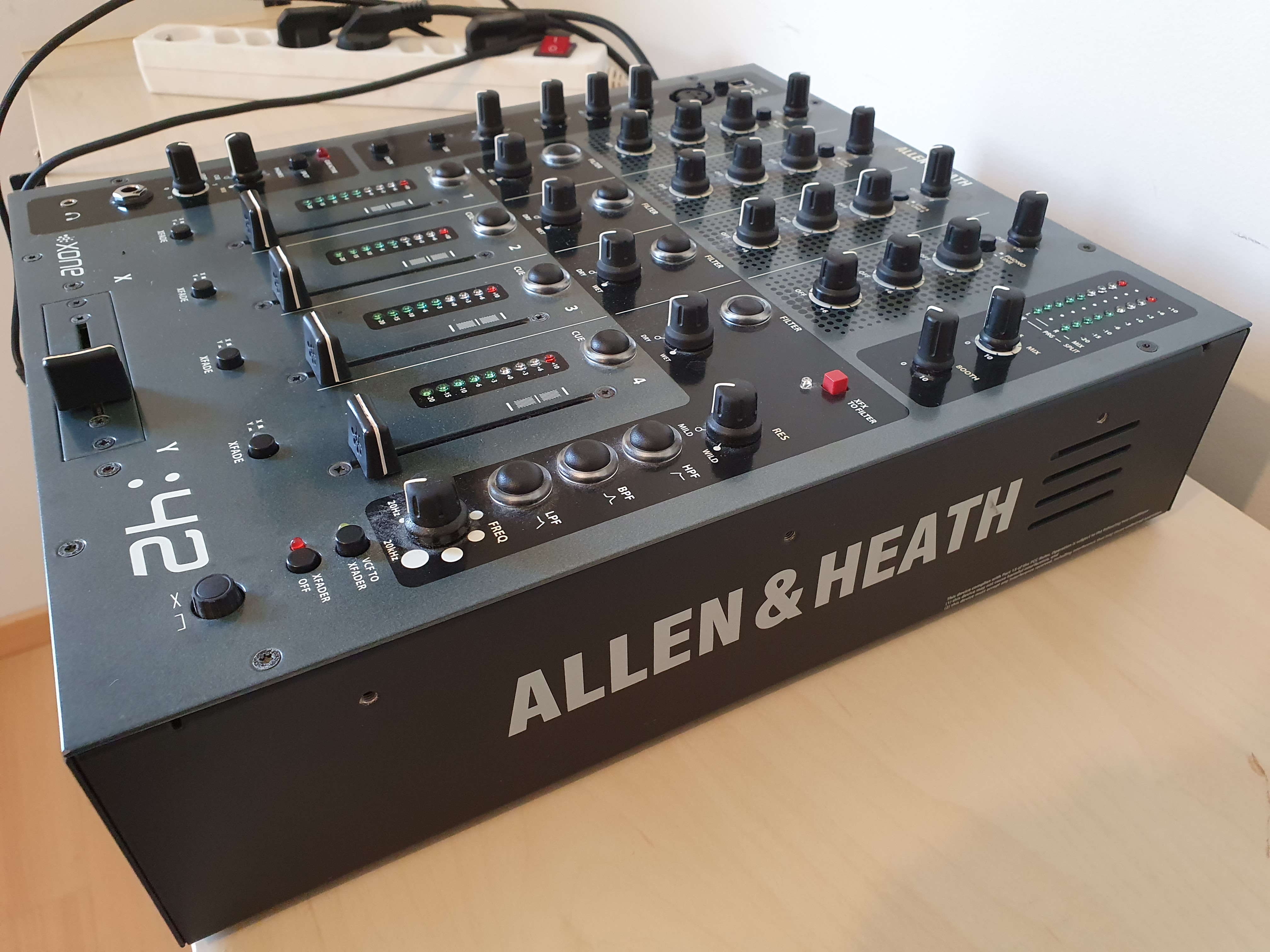 Xone:42 - Allen & Heath Xone:42 - Audiofanzine