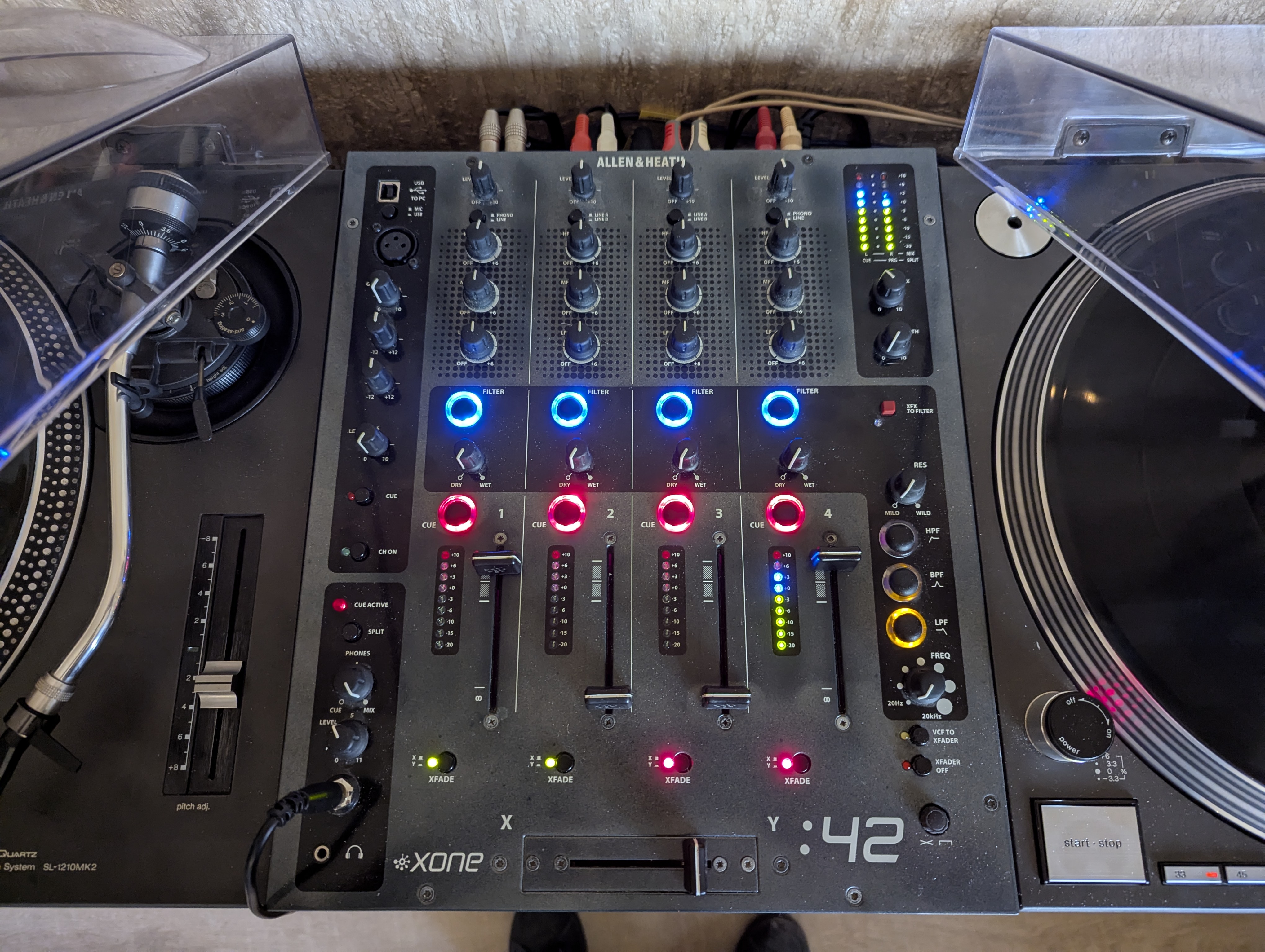 Xone:42 - Allen & Heath Xone:42 - Audiofanzine Xone:42 - Allen & Heath Xone:42 - Audiofanzine