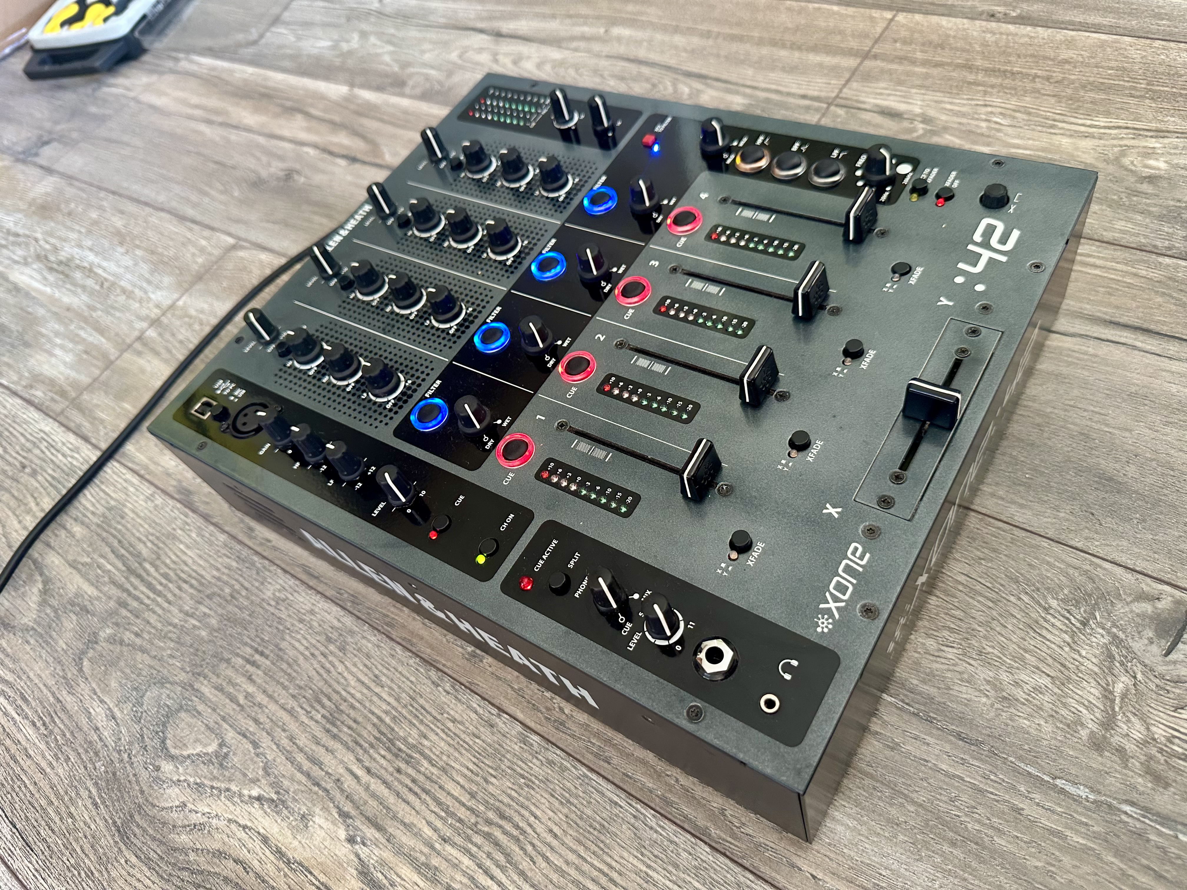 Xone:42 - Allen & Heath Xone:42 - Audiofanzine