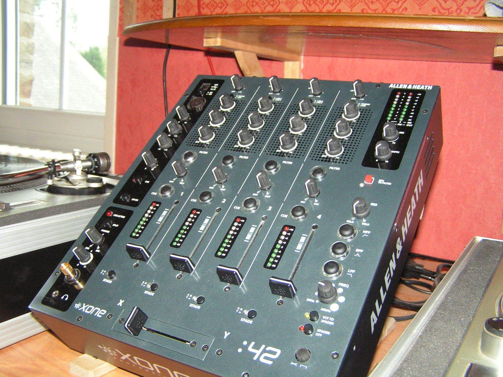table de mixage xone 42
