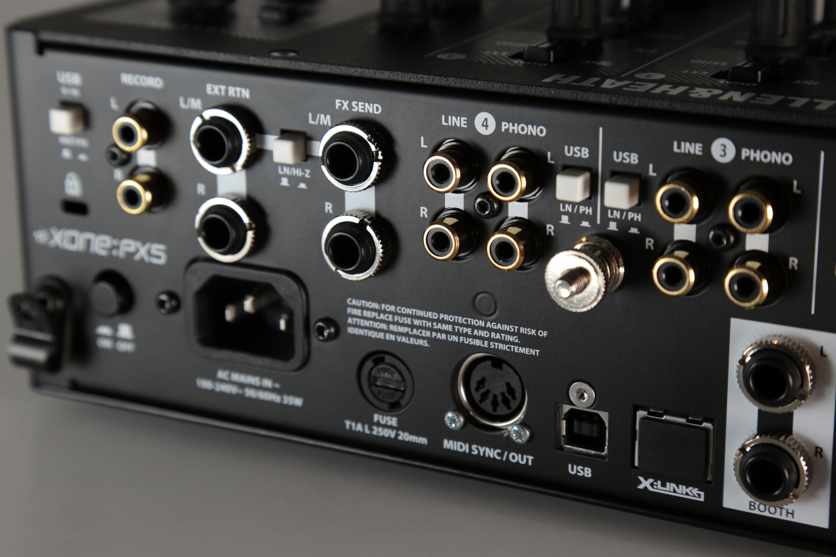 Photo Allen & Heath Xone:PX5 : XonePX5 Close2 (#1521458) - Audiofanzine