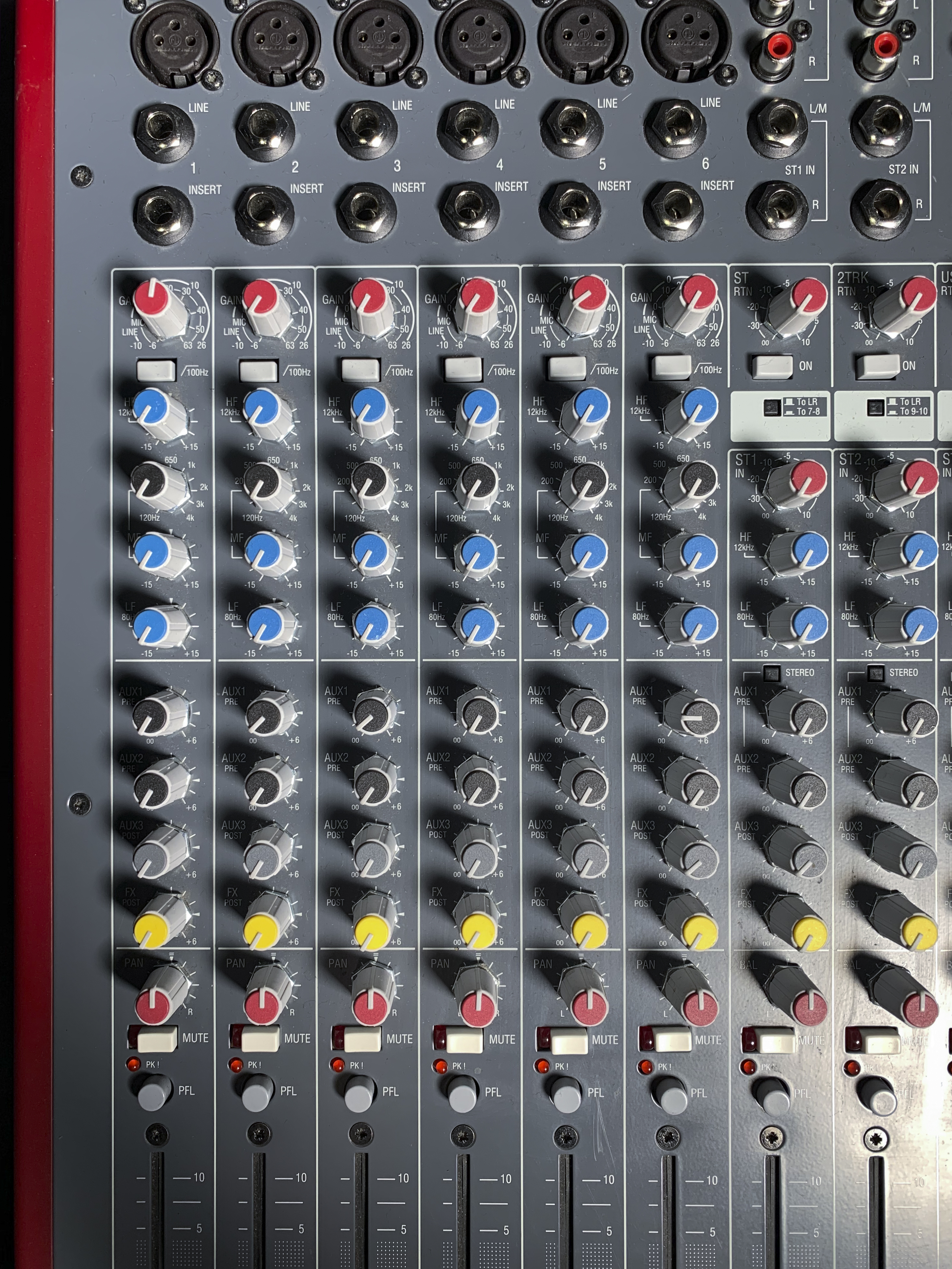 ZED12FX Allen & Heath ZED12FX Audiofanzine