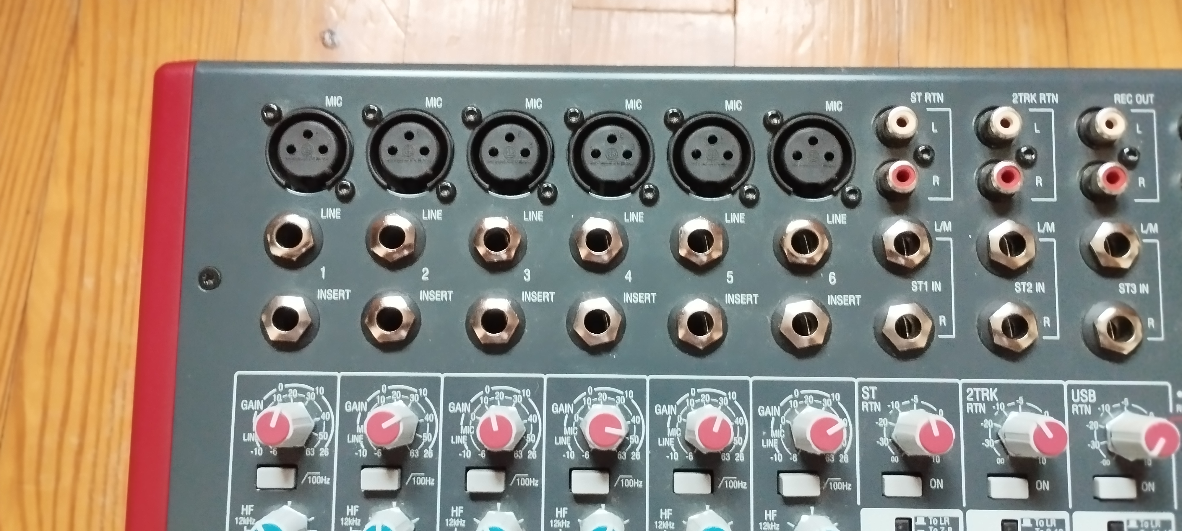 CONSOLE DE MIXAGE ALLEN & HEATH ZED 14 (RhôneAlpes) Audiofanzine