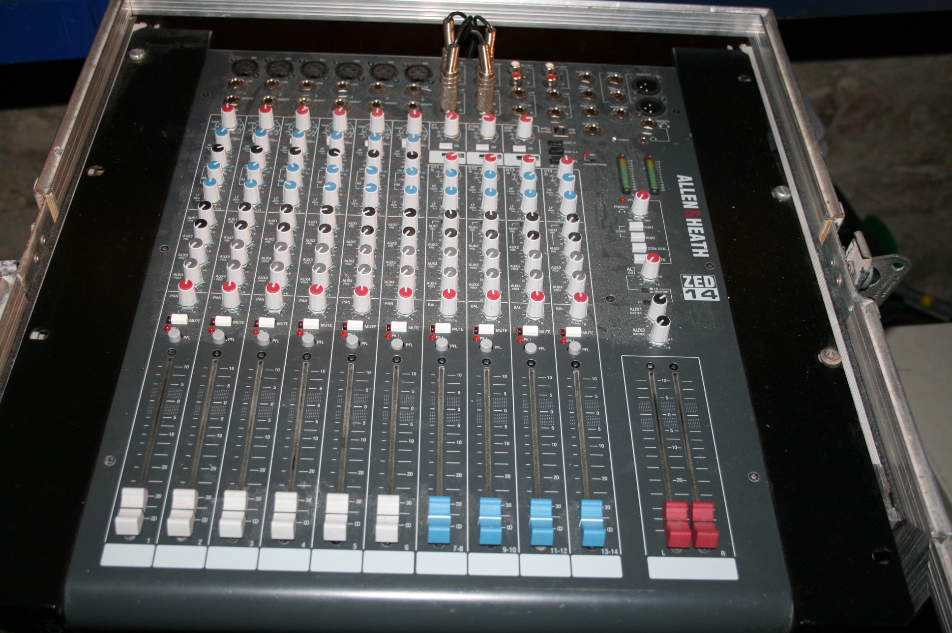 Photo Allen & Heath ZED14 Allen & Heath ZD14 (797944) Audiofanzine