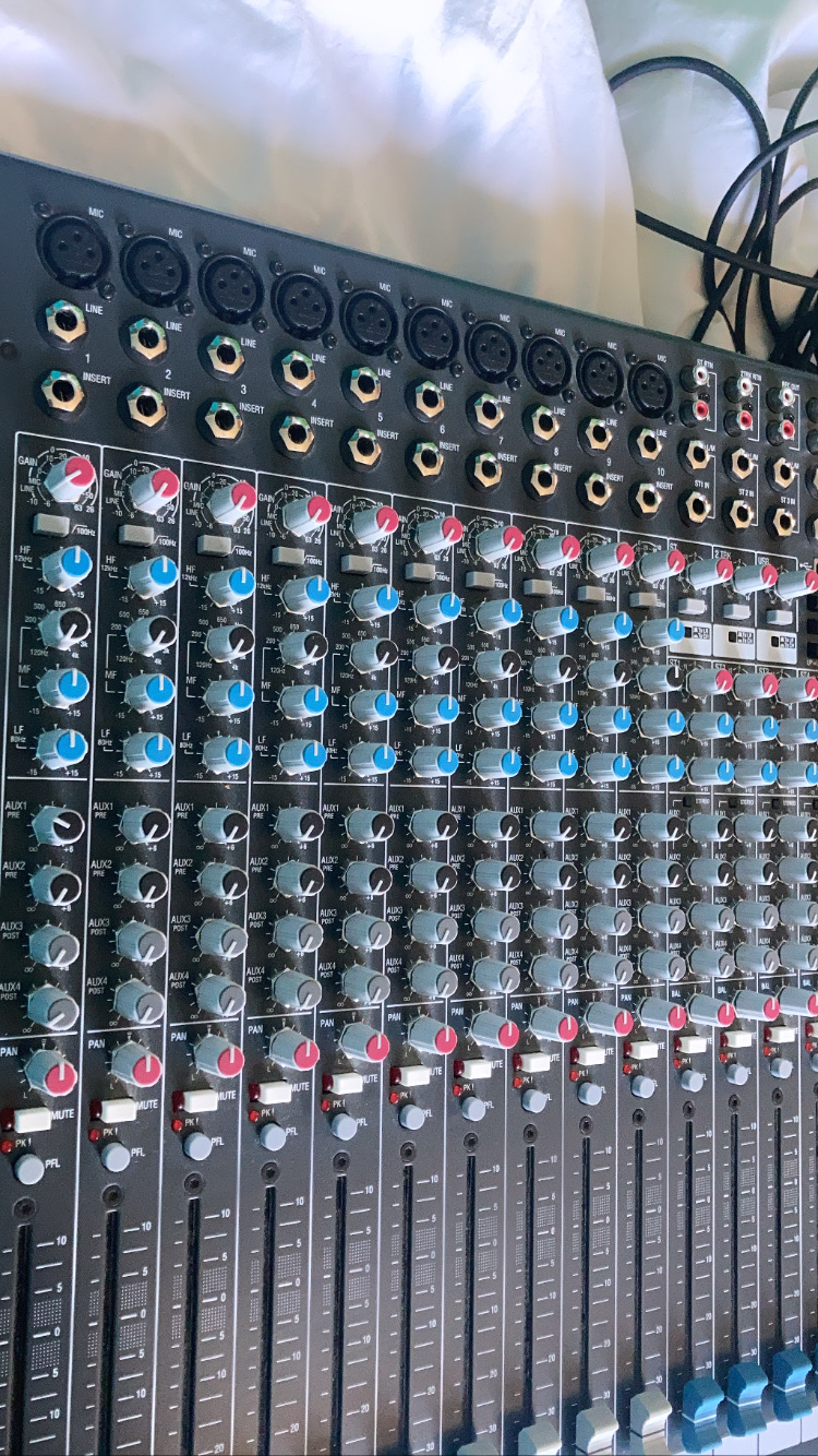 ZED18 Allen & Heath ZED18 Audiofanzine