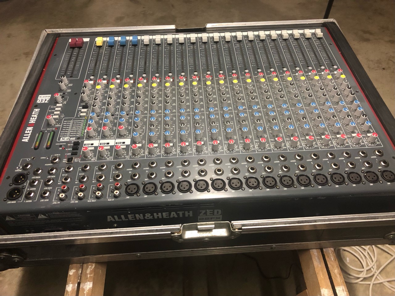 ZED22FX Allen & Heath ZED22FX Audiofanzine