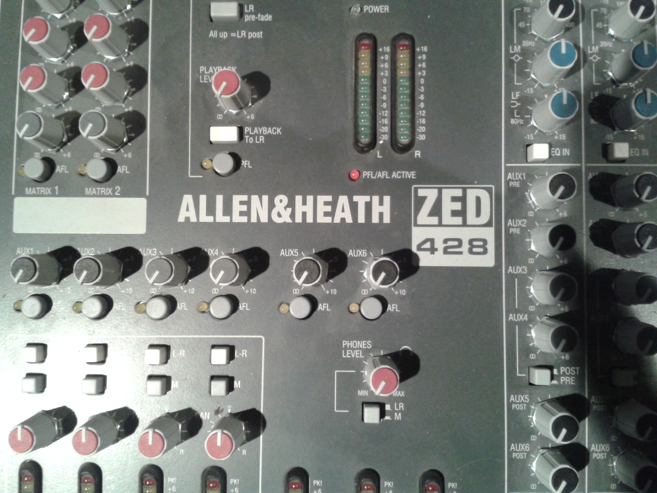 Photo Allen & Heath ZED428 Allen & Heath ZED428 (80531) (754715) Audiofanzine