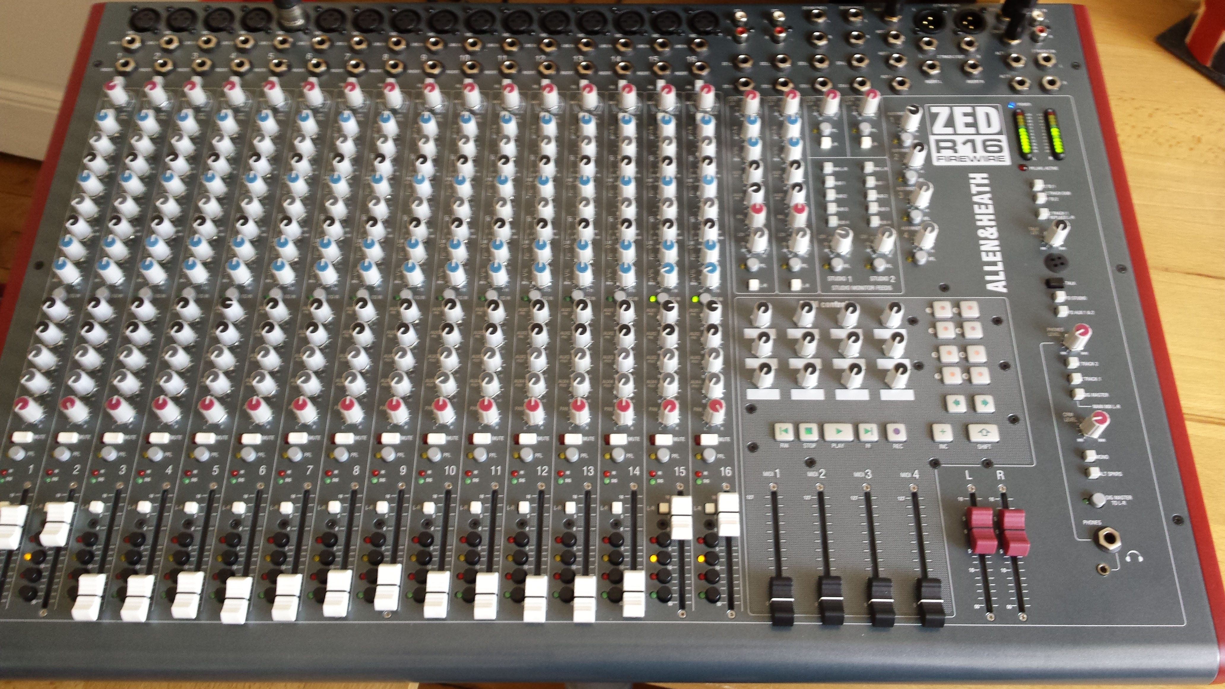 Allen & Heath ZEDR16 image (1531187) Audiofanzine